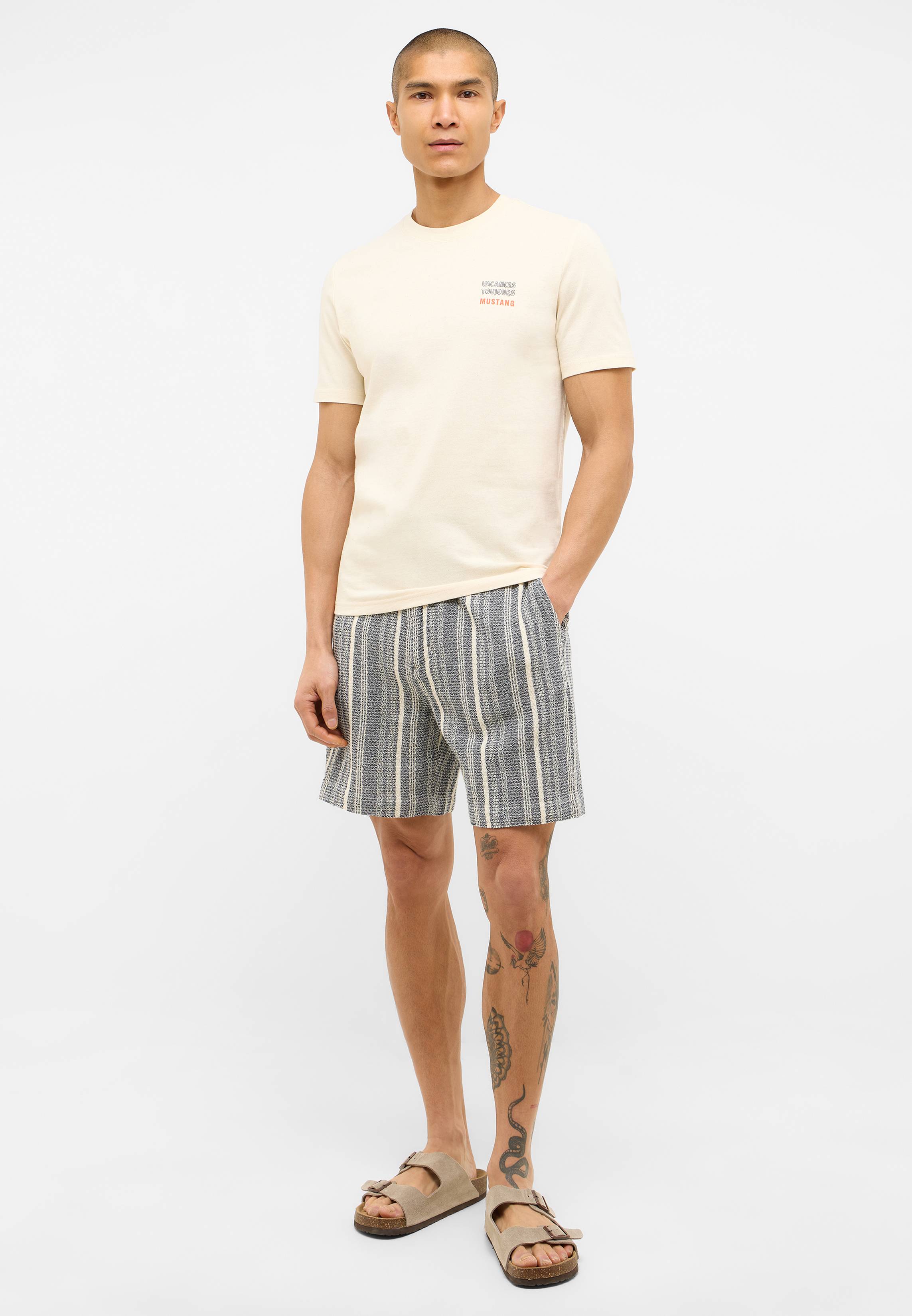Bekleidung, Kurze Hosen, Schuhwerk, Sandale, Strandmode
