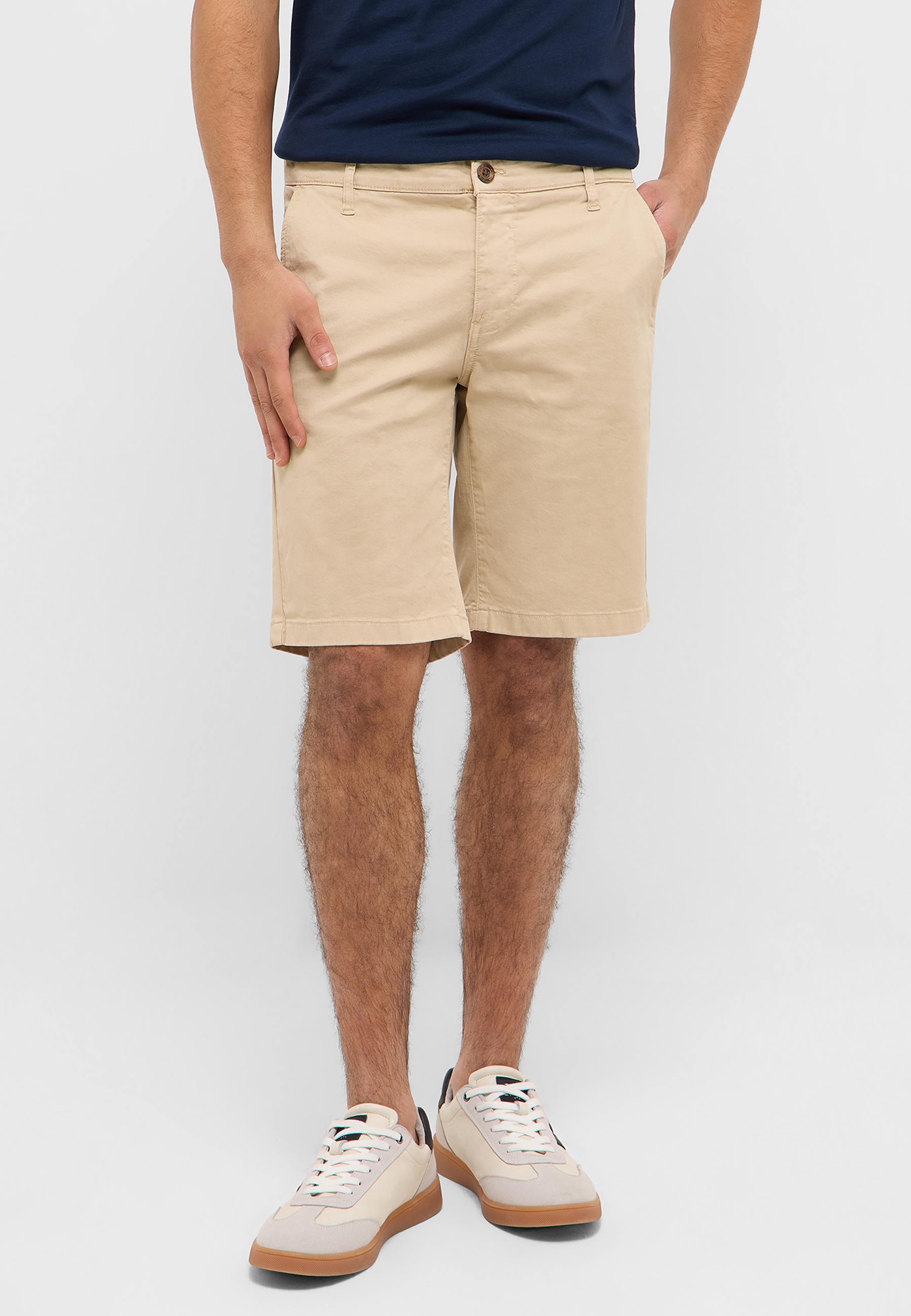 Kurze Hose, Khaki, Erwachsener, Mann, Person