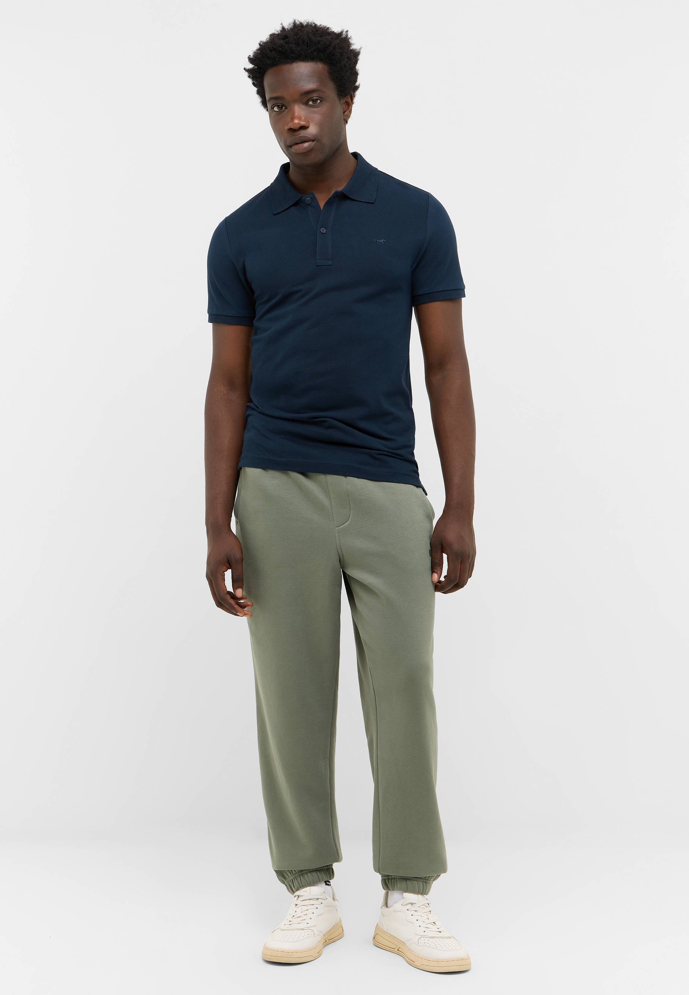 Hosen, Person, Stehend, Erwachsener, Mann