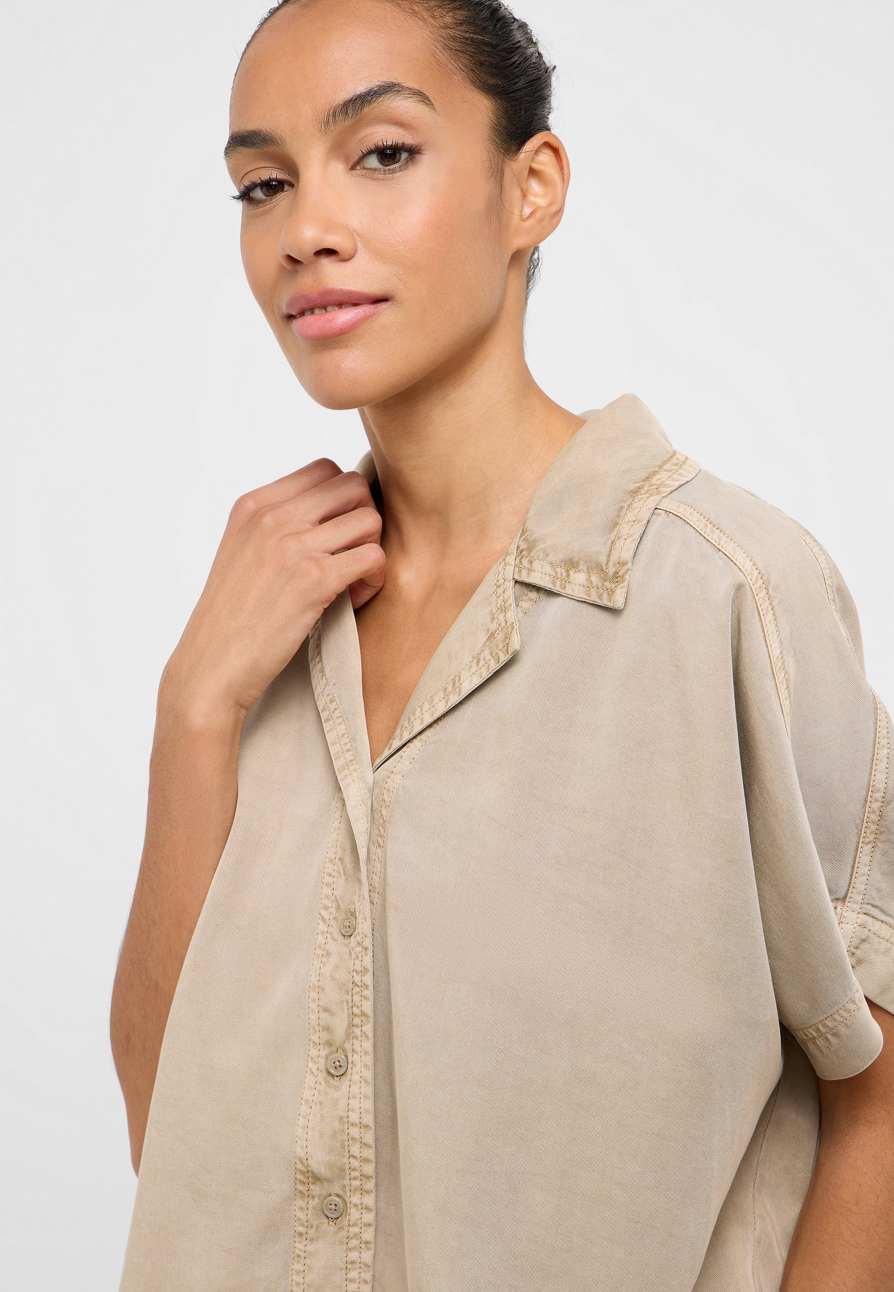 Kleidungsstück, Bluse, Hemd, Beige, Weite Passform