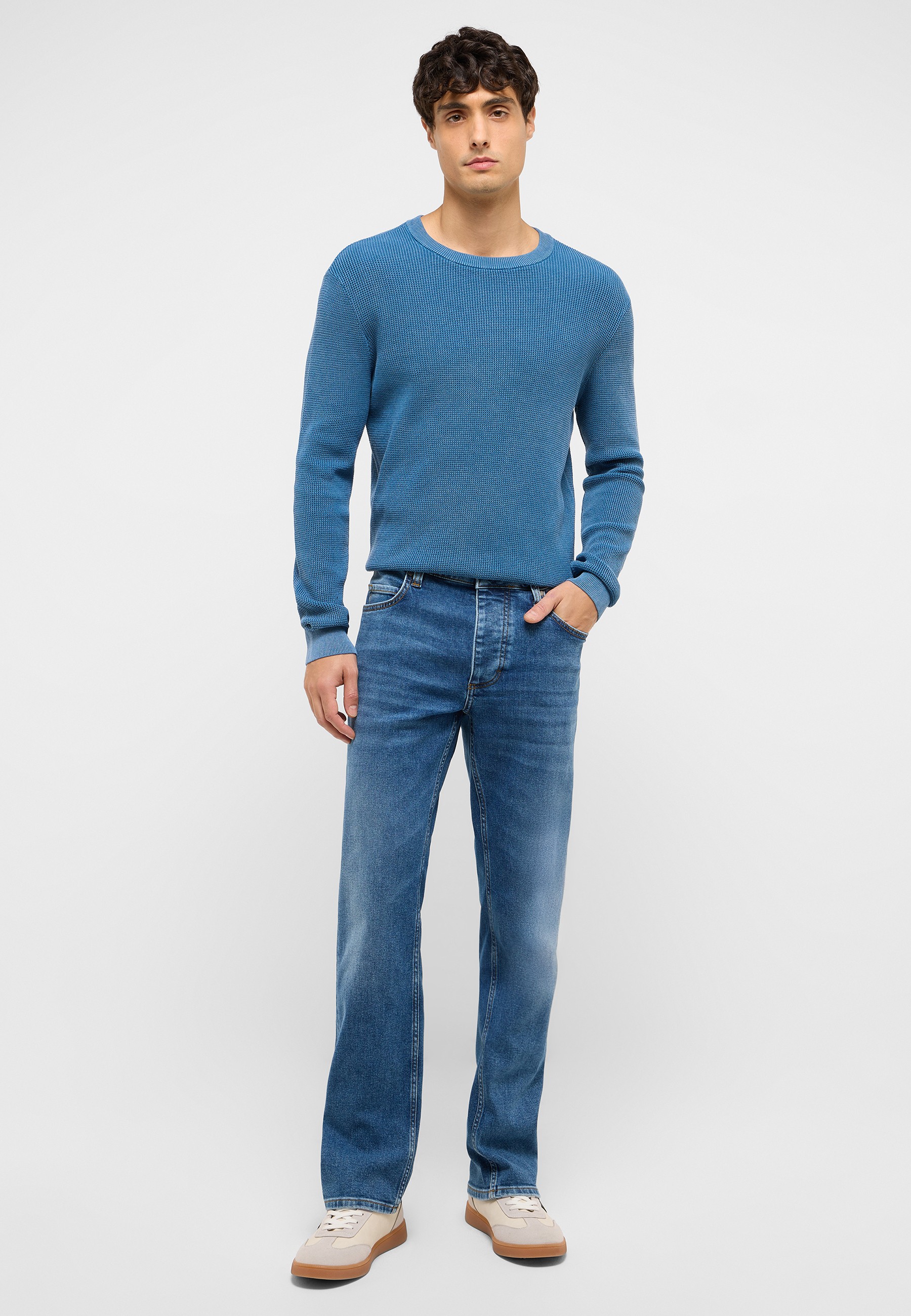 Hosen, Langarm, Jeans, Person, Stehend