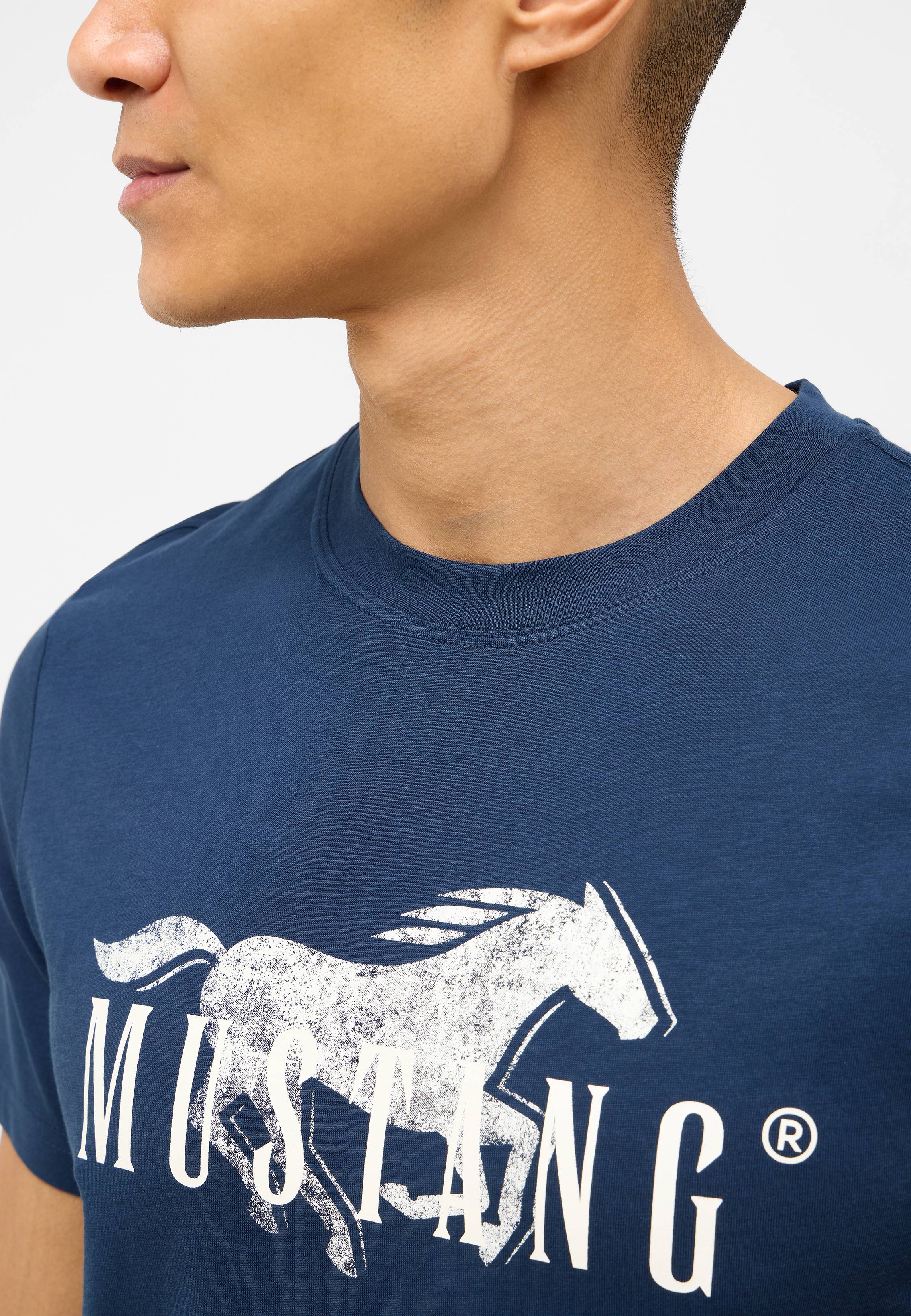 Bekleidung, T-shirt, Person, Hemd