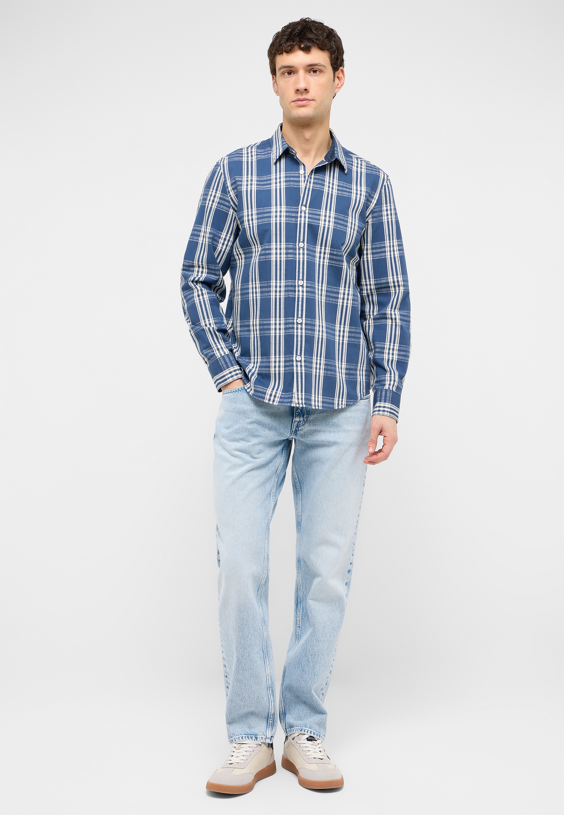 kariertes Hemd, blaues Hemd, langärmlig, freizeithemd, jeans-Set