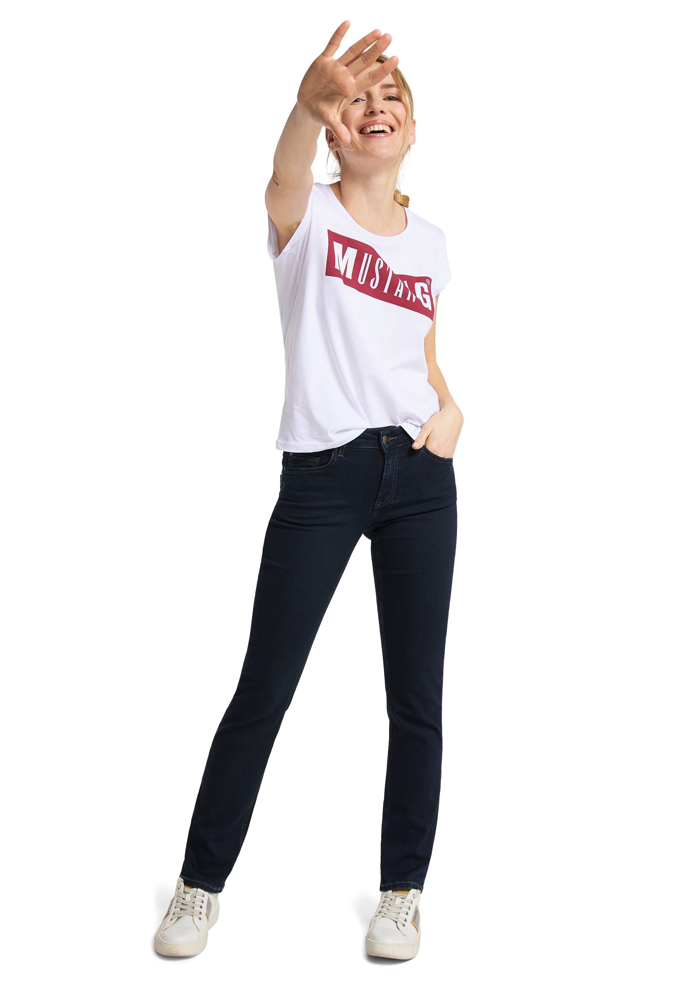 Hosen, T-shirt, Gesicht, Kopf, Person