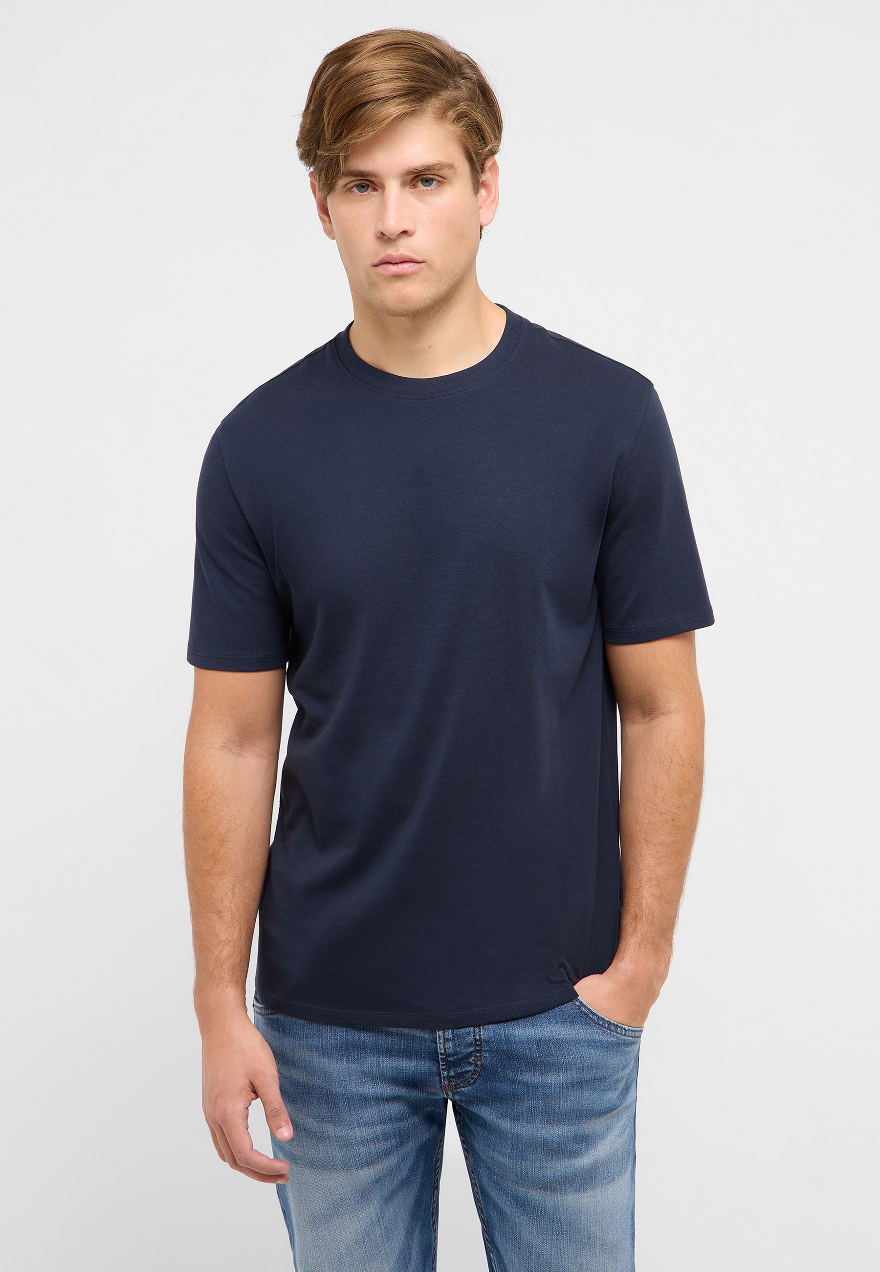 T-shirt, Jeans, Person, Ärmel, Gesicht