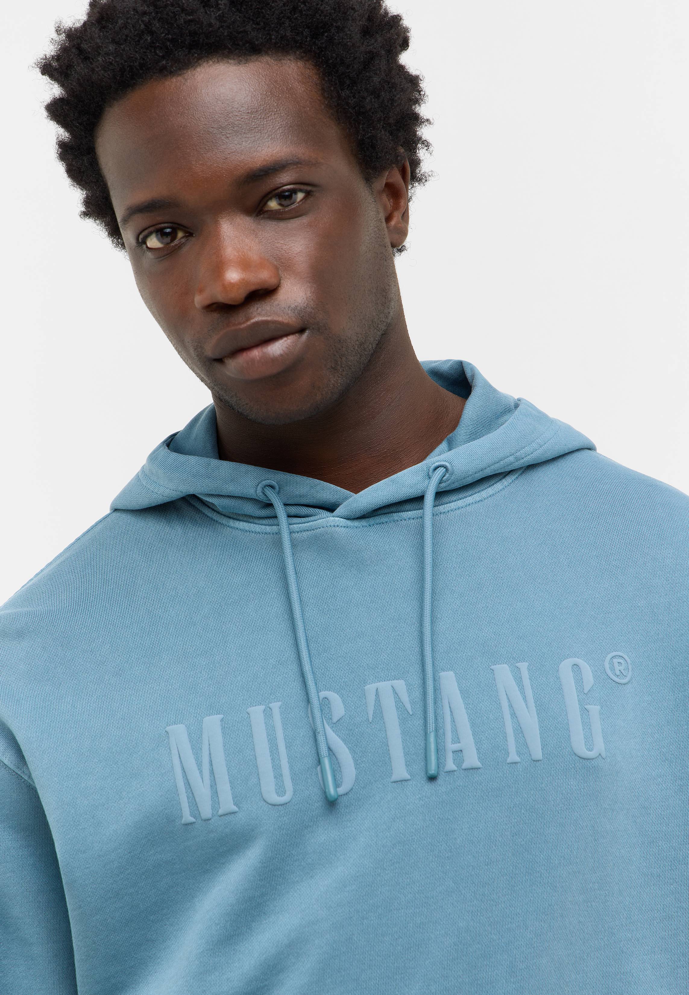 Strickwaren, Pullover, Sweatshirt, Kapuzenpulli, Person