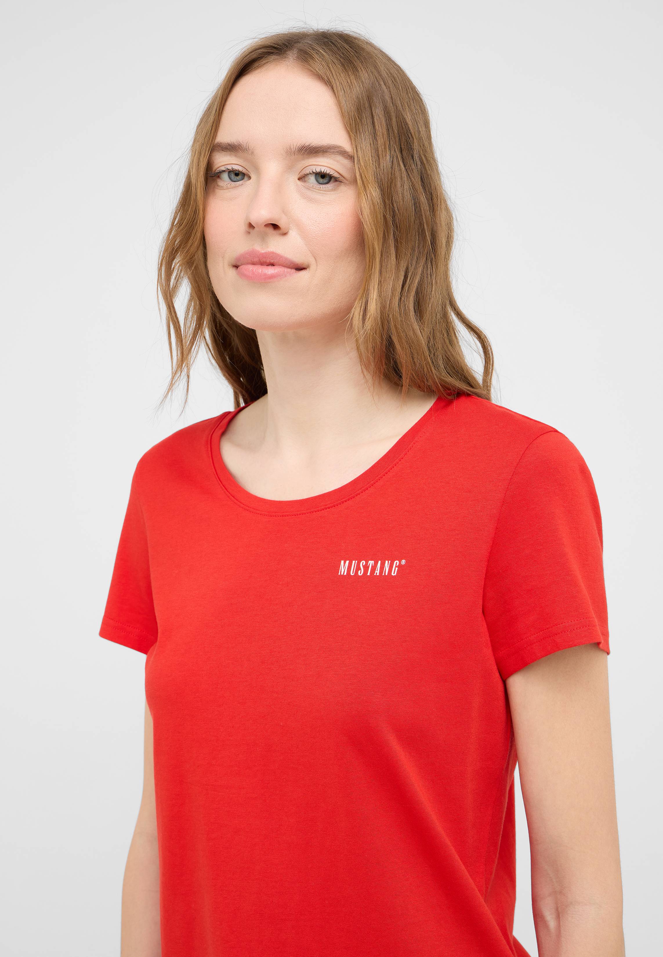Bekleidung, T-shirt, Person, Gesicht, Kopf