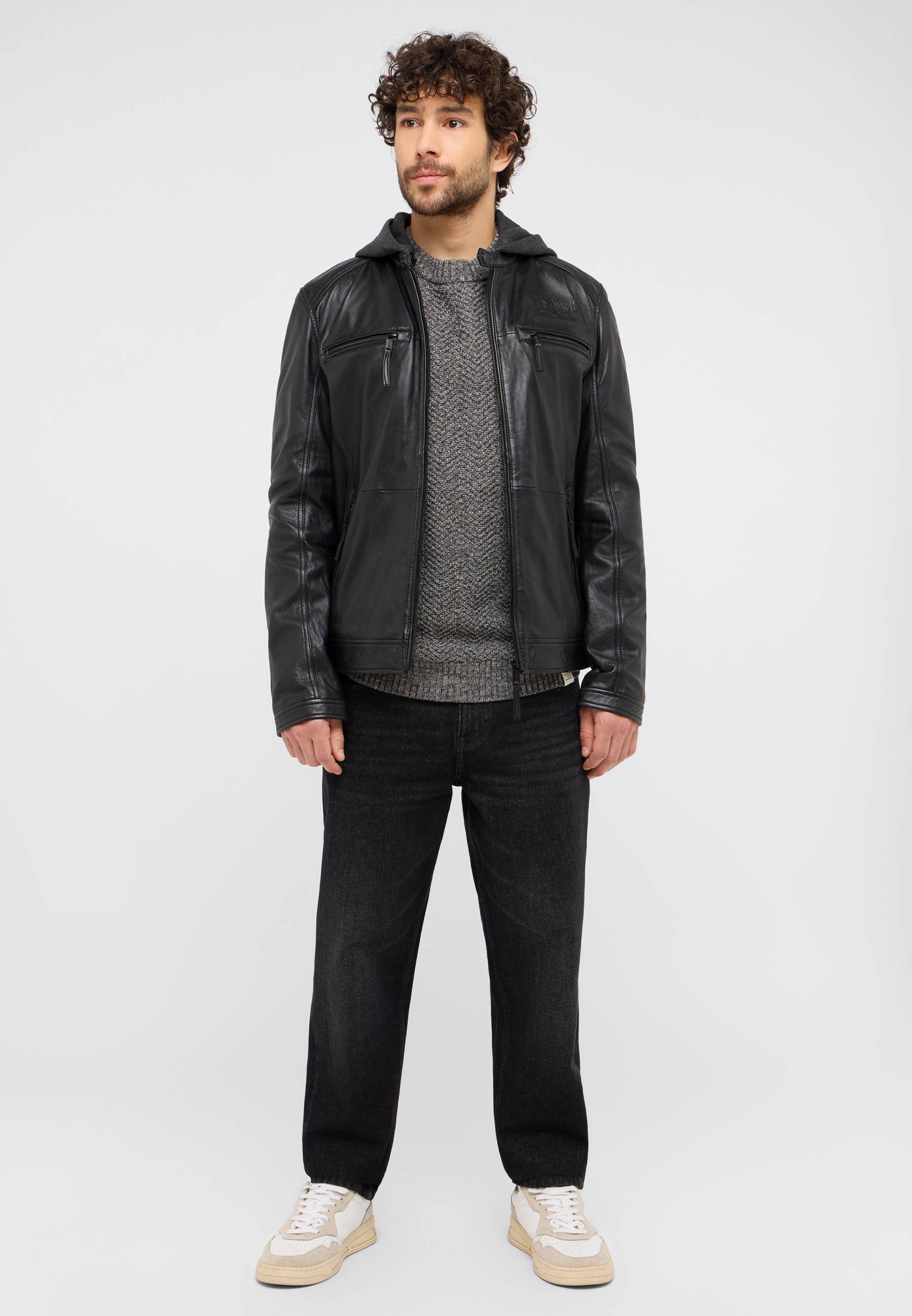 Bekleidung, Mantel, Jacke, Person, Hosen