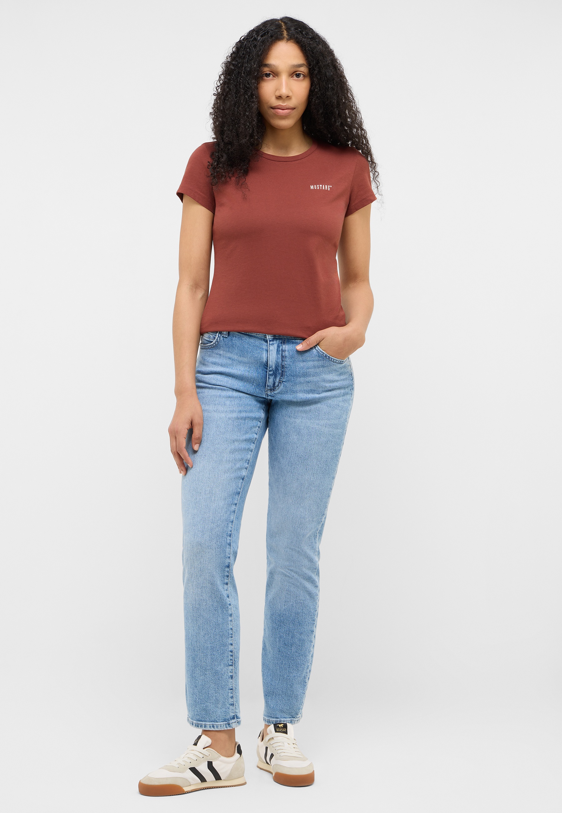 t-shirt, rust, kurzarm, logo, jeans