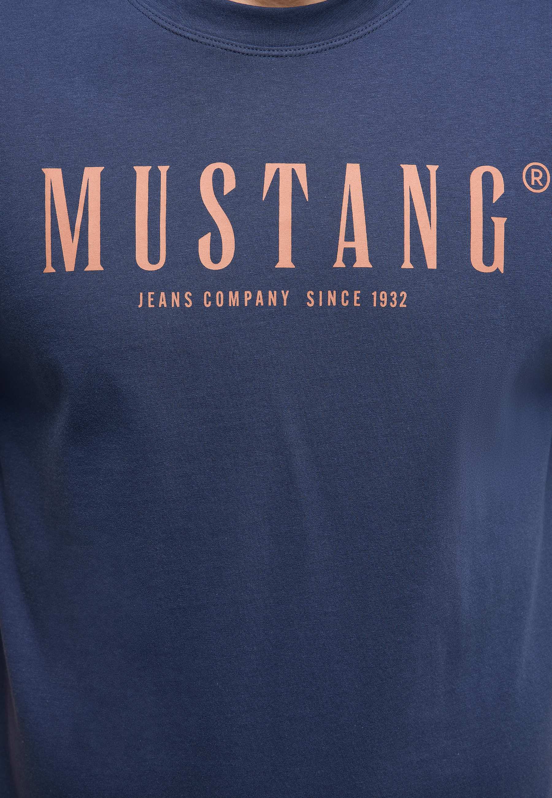 t-shirt, mustang, blau, logo, pfirsichfarbener text