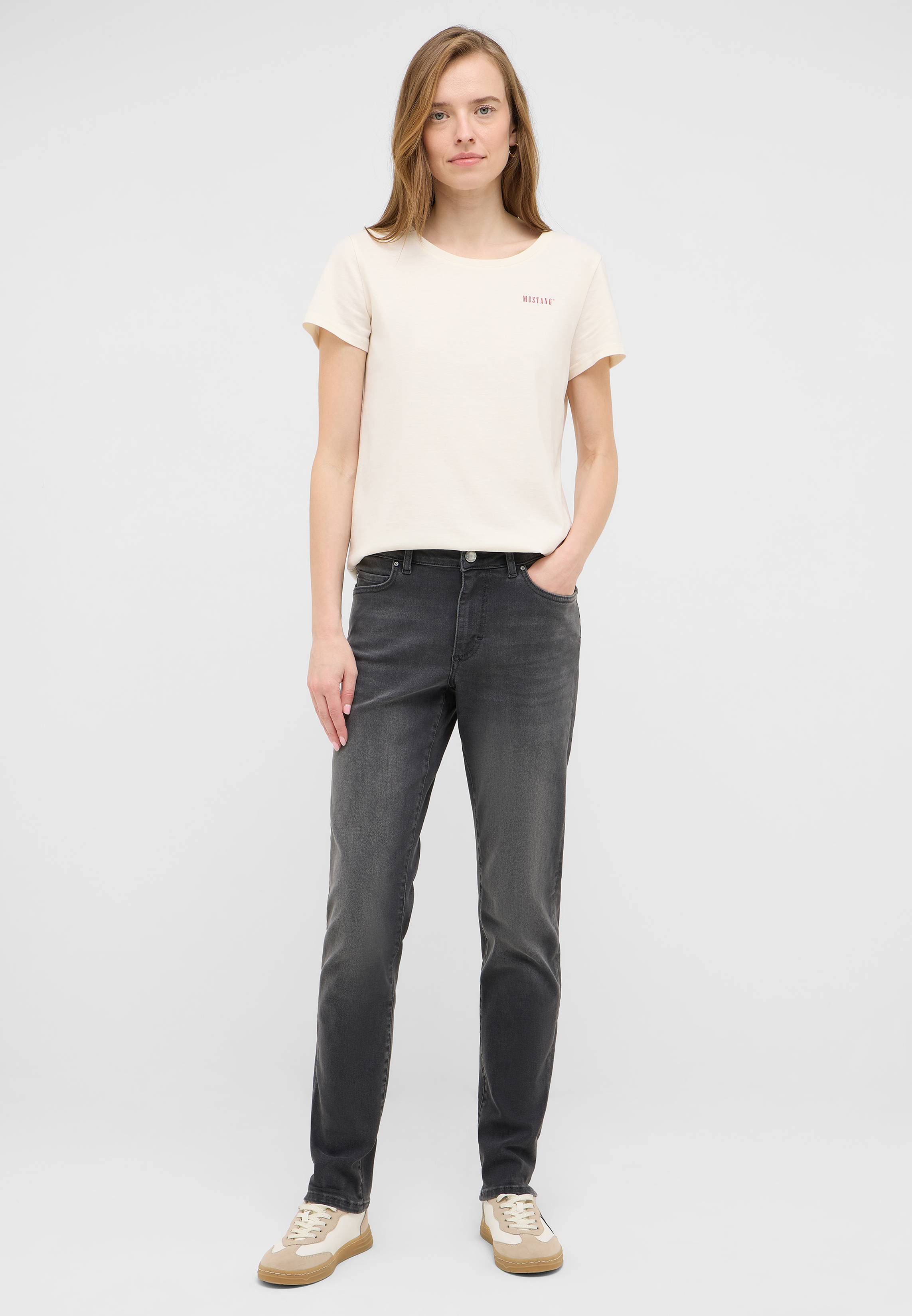 Hosen, T-shirt, Bluse, Person, Jeans