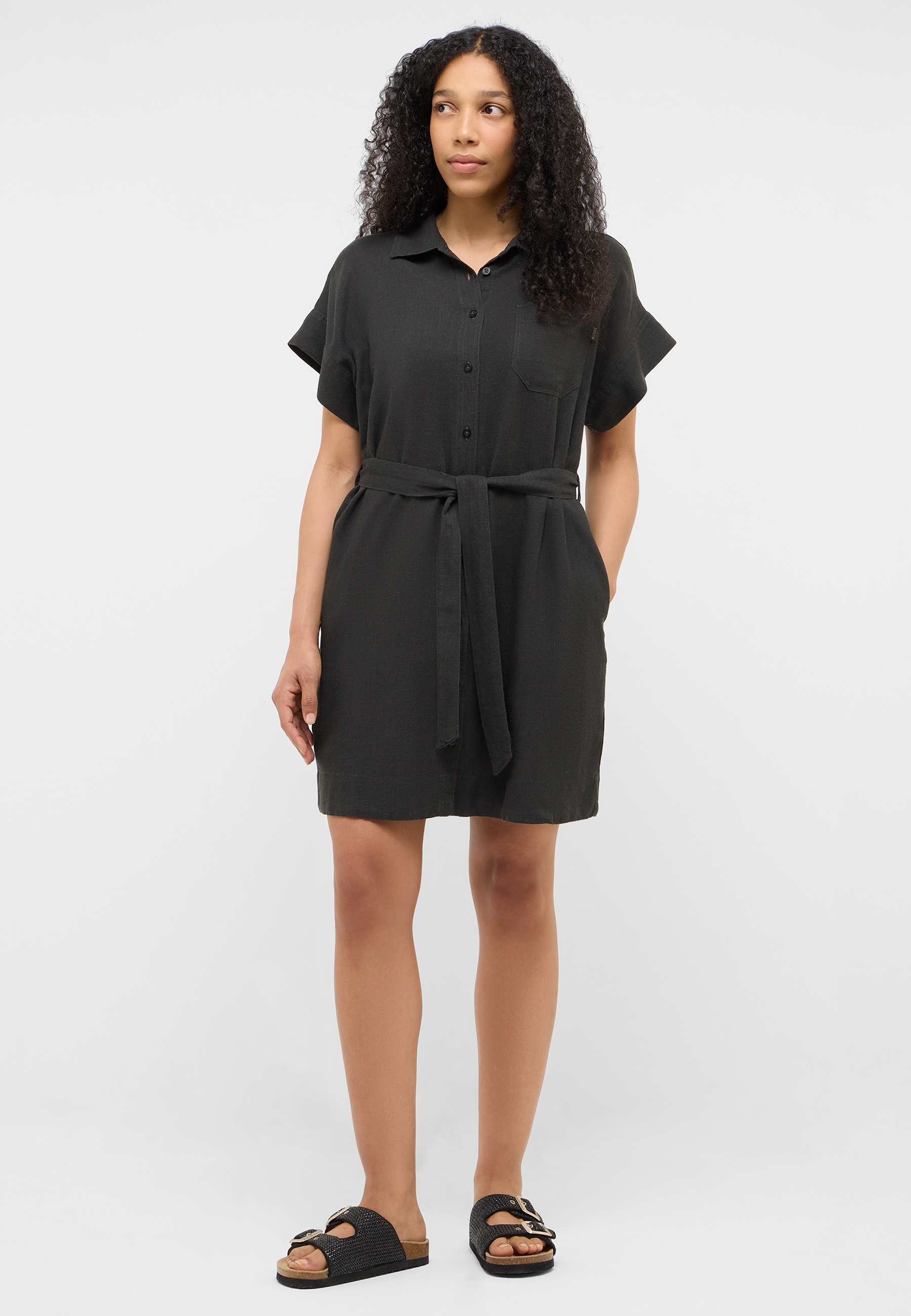 kleid, shirtdress, kurzarm, taillengürtel, schwarz