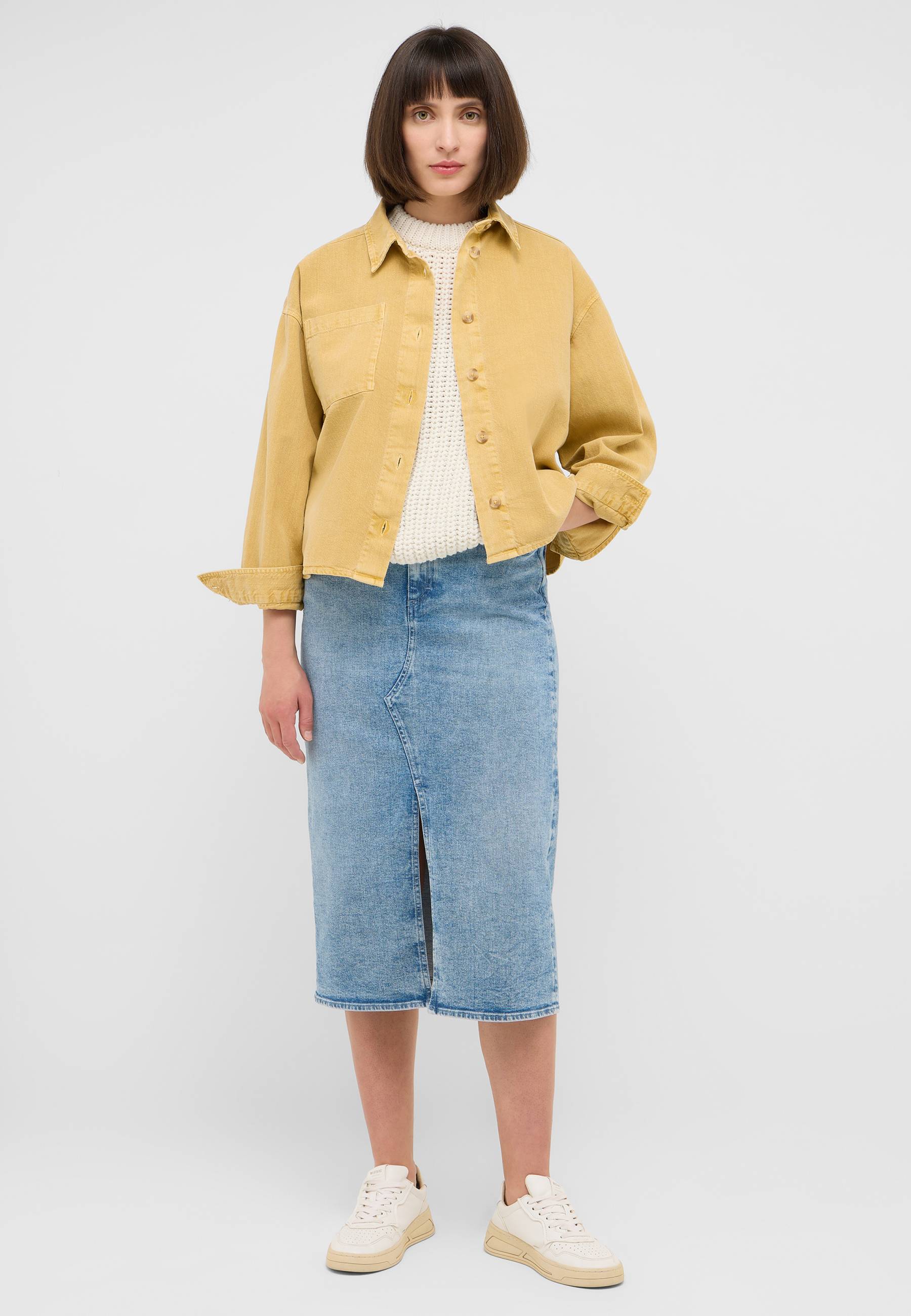 Bekleidung, Mantel, Person, Hosen, Jacke