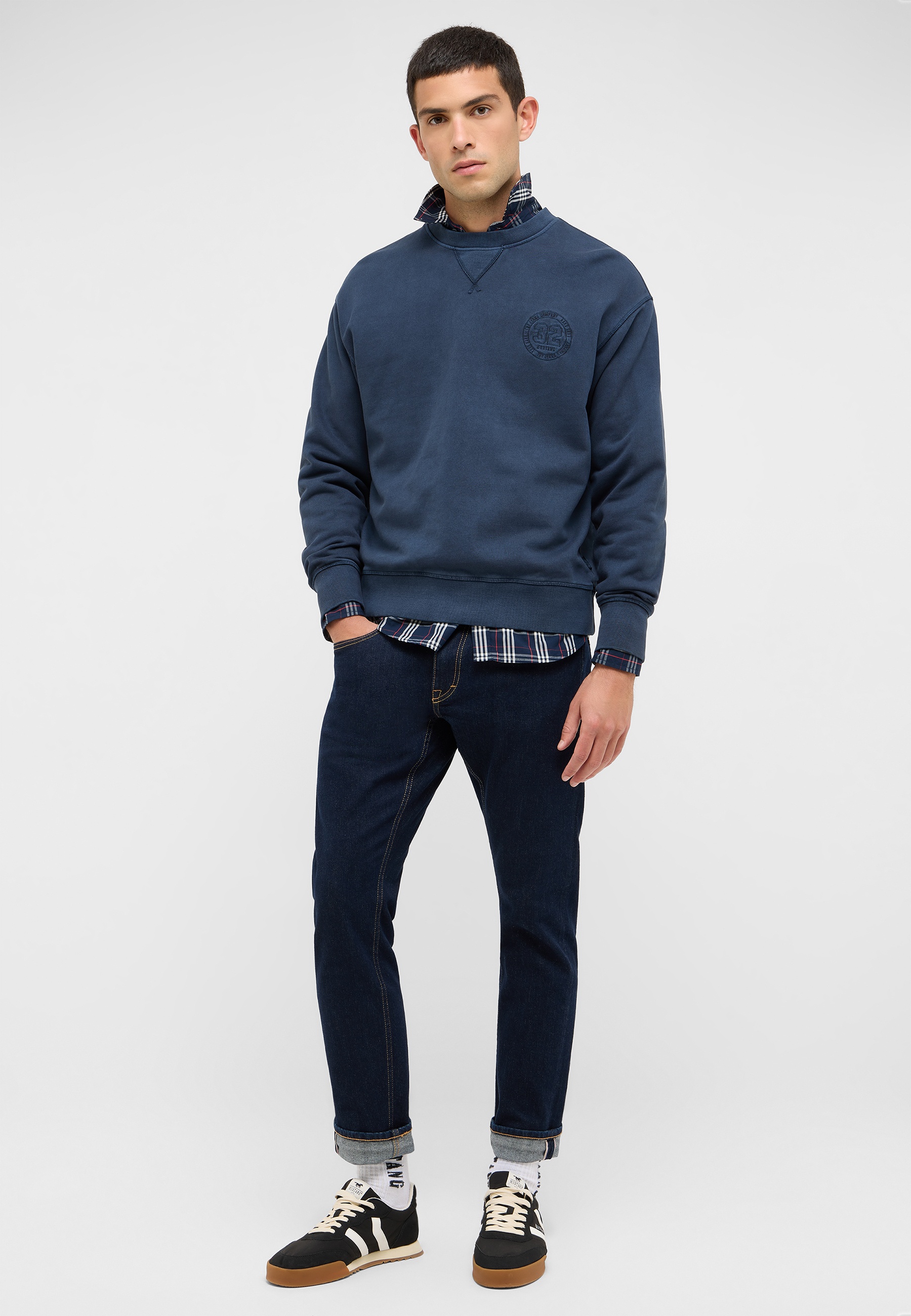 Hosen, Pullover, Sweatshirt, Langarm, Person