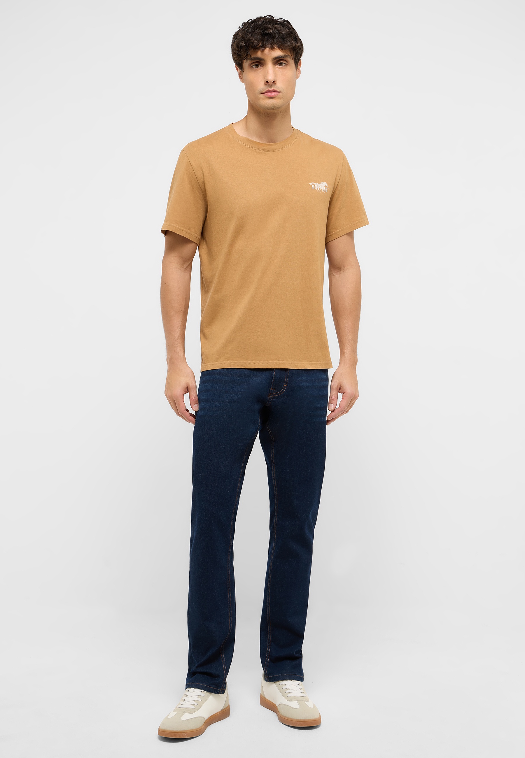 T-shirt, Hosen, Person, Stehend, Jeanshose