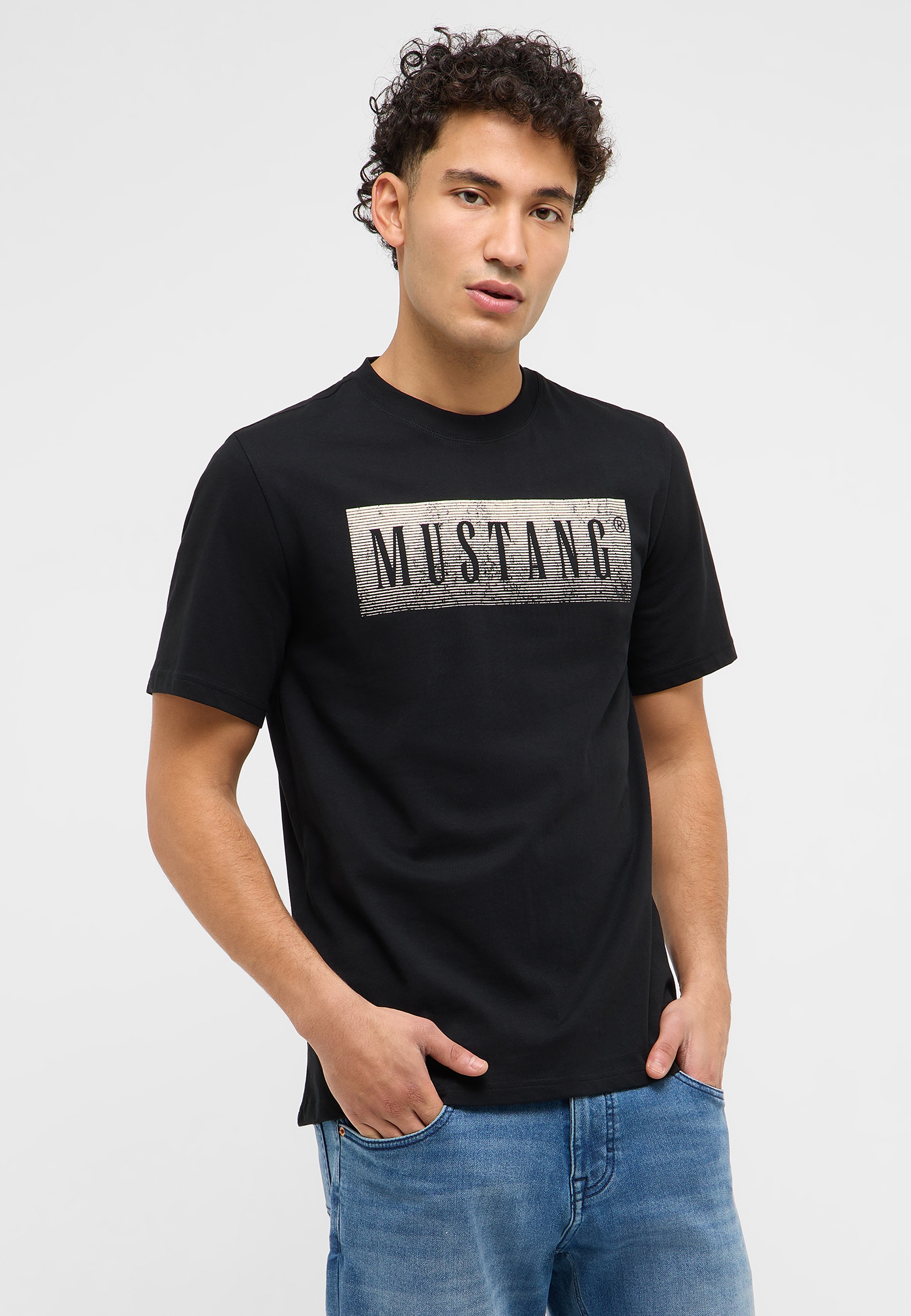 T-shirt, Jeans, Person, Hemd, Ärmel