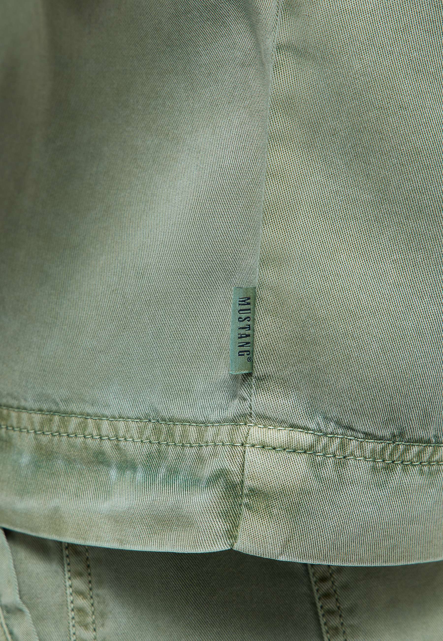 olivgrün, Baumwollstoff, Nähte, Jackenstoff, Label