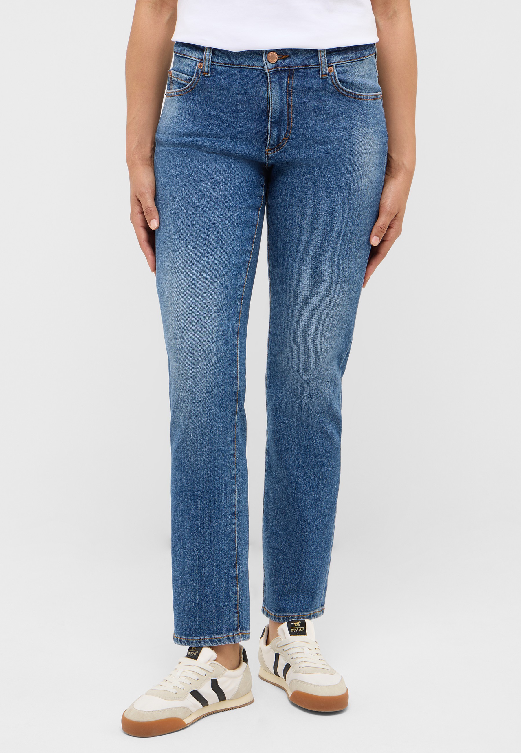 Jeans, Straight leg, Mid wash, Five pockets, Crop-free color