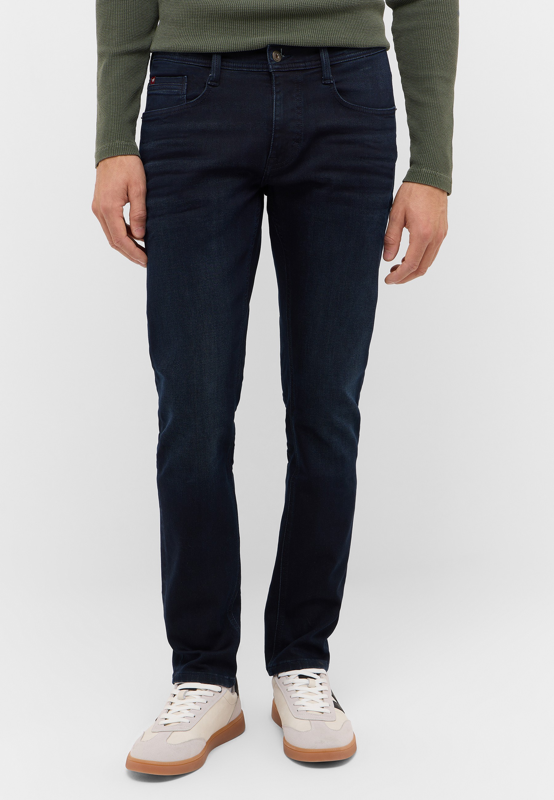 Hosen, Jeans, Schuh, Sneaker, Person