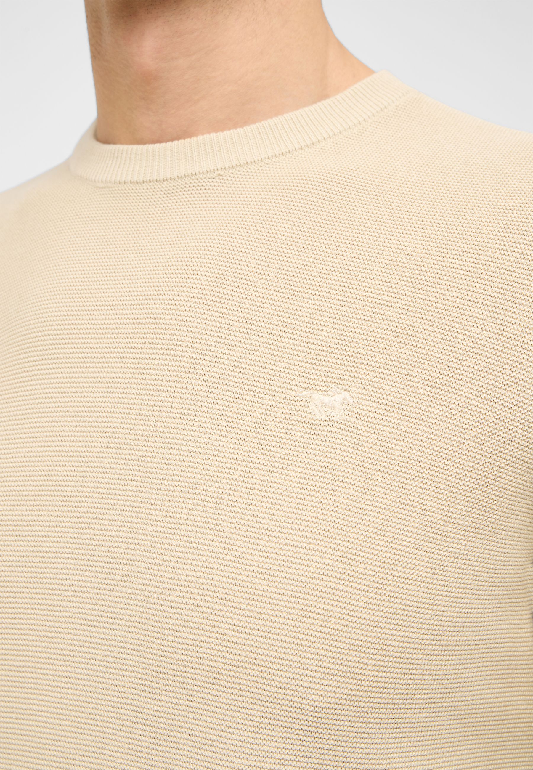 Kragenloses, beige, Strick, Pullover, LogoStickerei