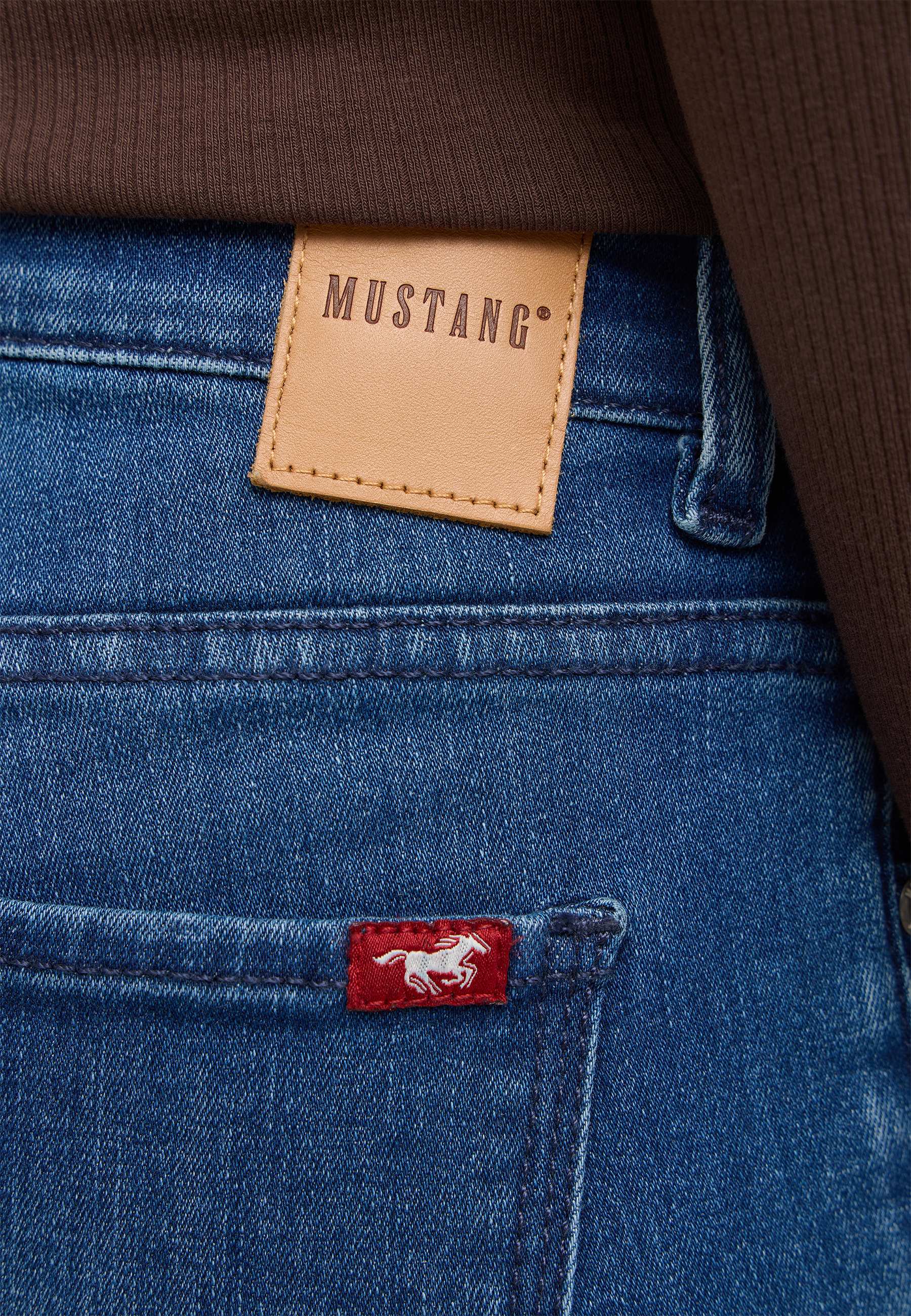 Jeans Style Crosby Relaxed Straight