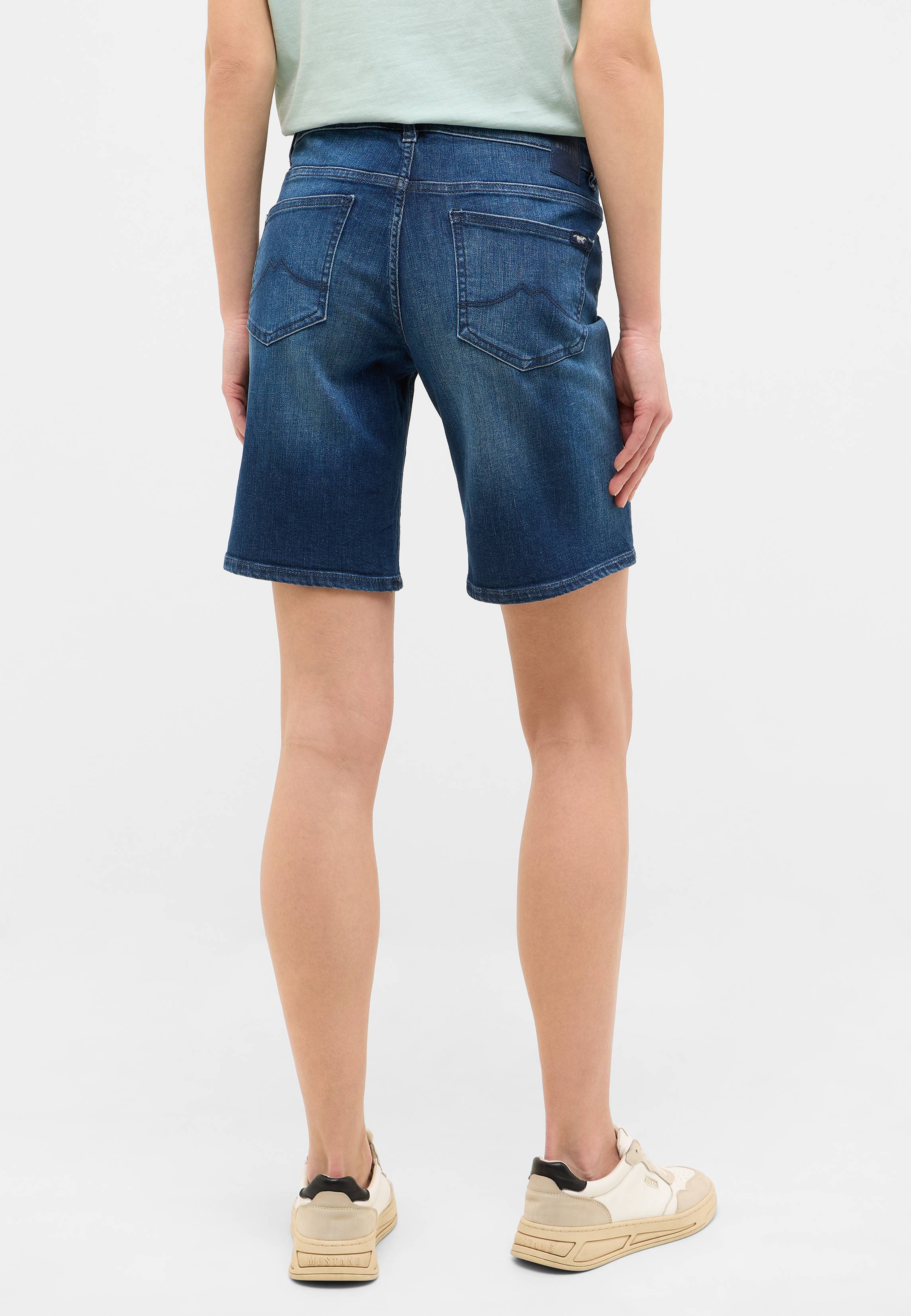 Bekleidung, Kurze Hosen, Hosen, Person