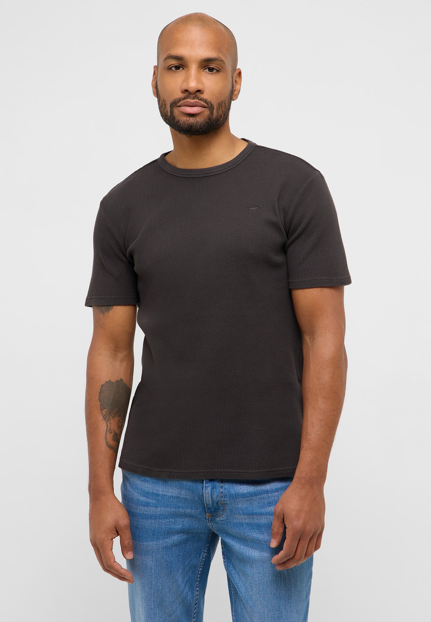 T-shirt, Ärmel, Erwachsener, Mann, Person