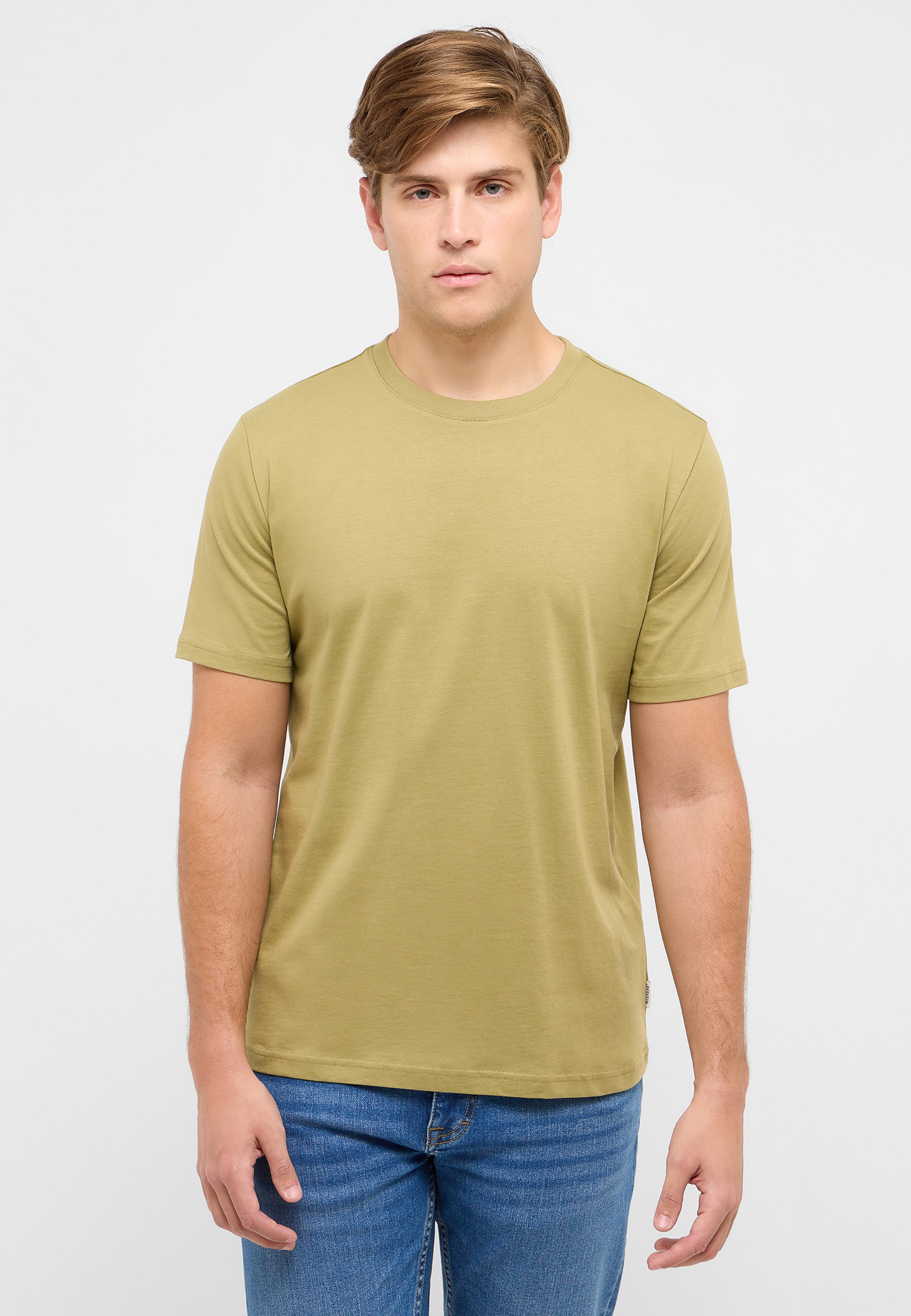 Bekleidung, T-shirt, Person, Jeans, Gesicht