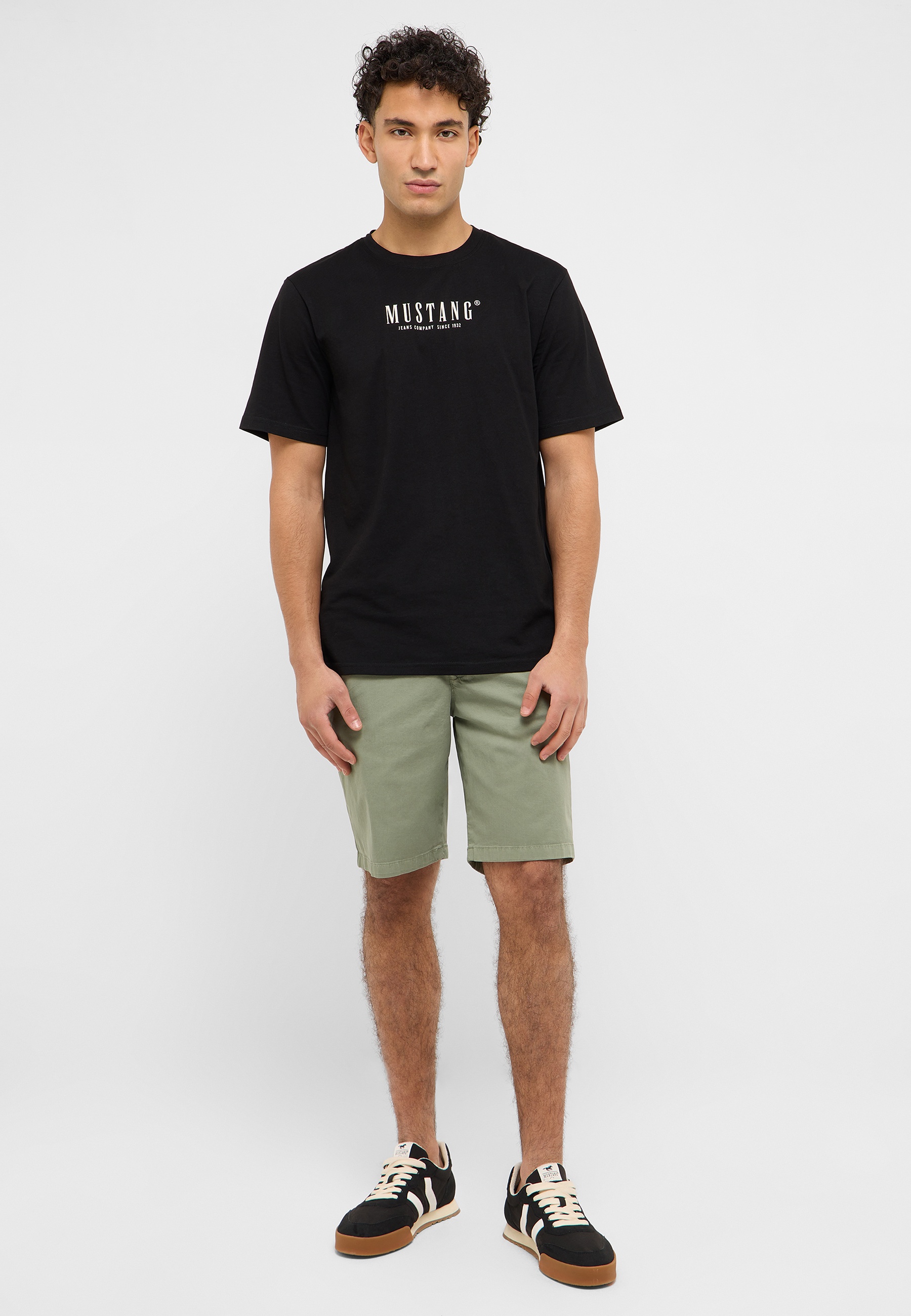 Kurze Hose, T-shirt, Junge, Person, Jugendlich