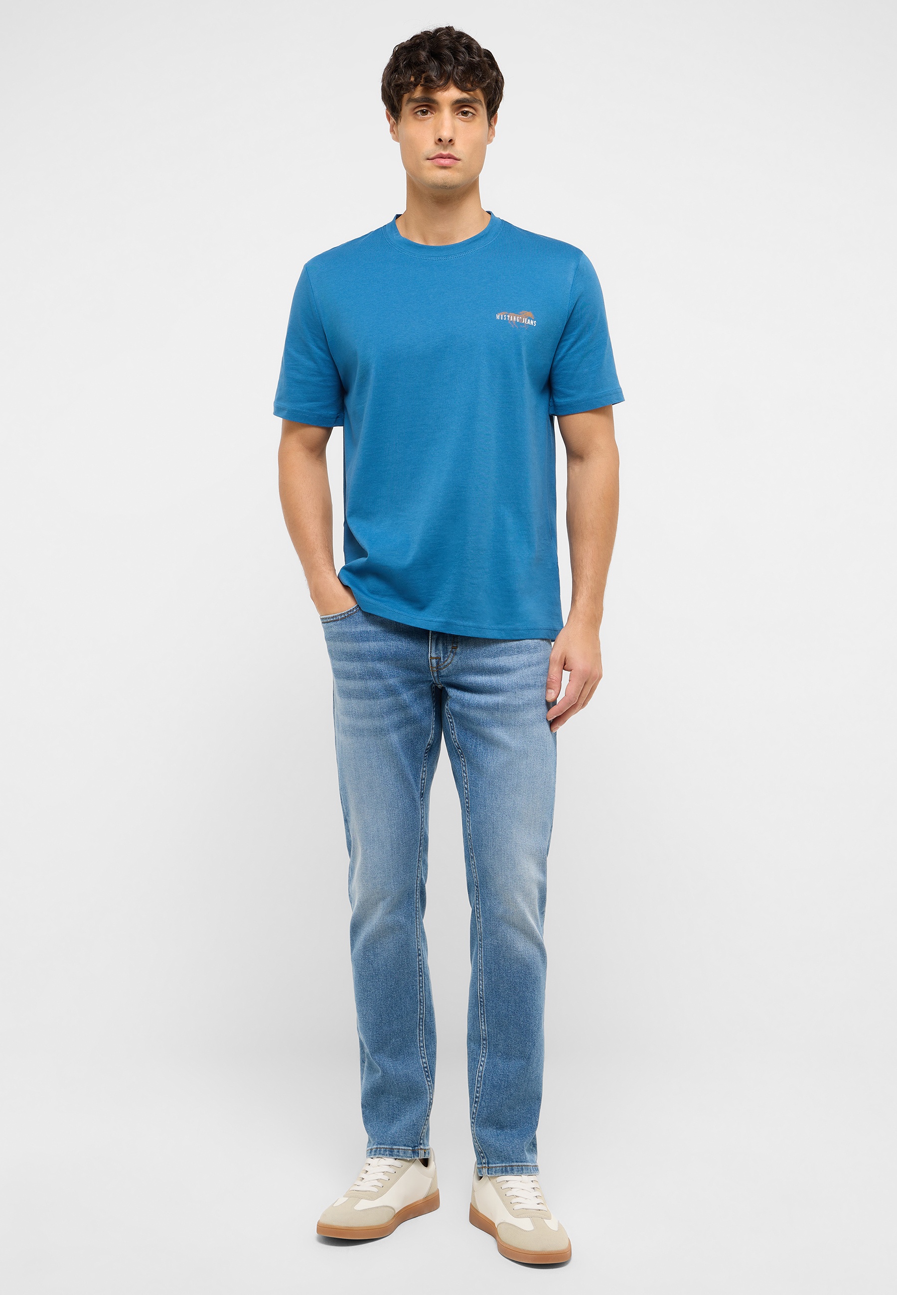 Hosen, T-shirt, Person, Stehend, Jeanshose