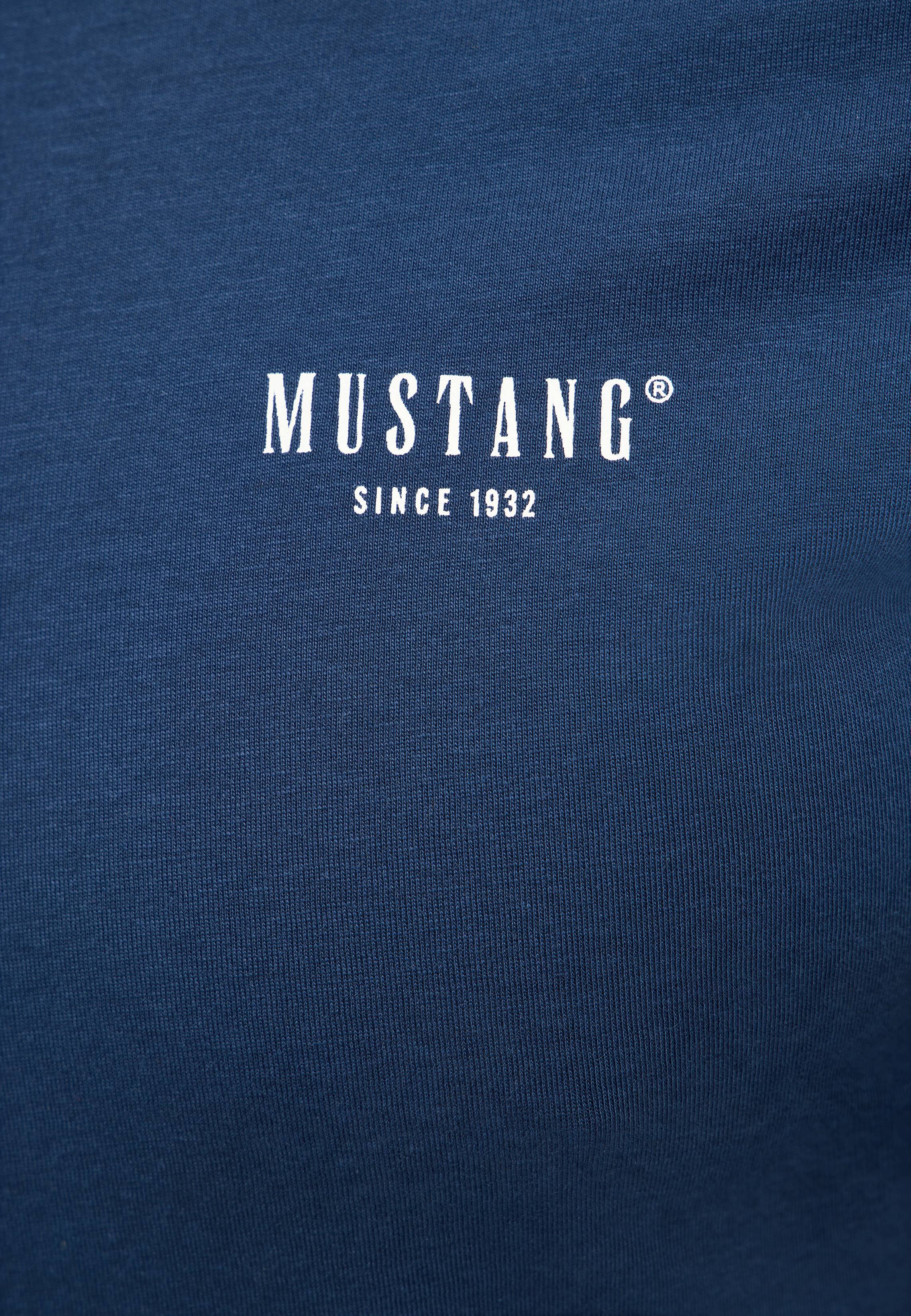 Bekleidung, Hosen, T-shirt, Buch, Textur