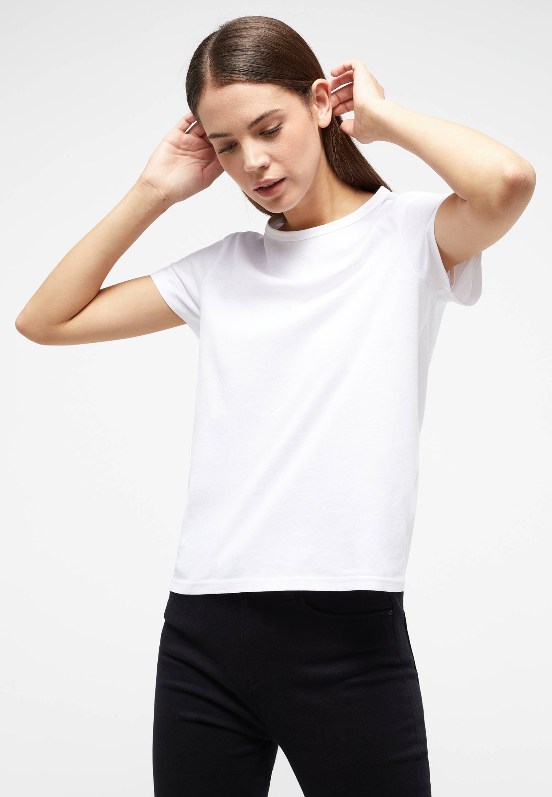 Bekleidung, T-shirt, Person, Kopf, Gesicht