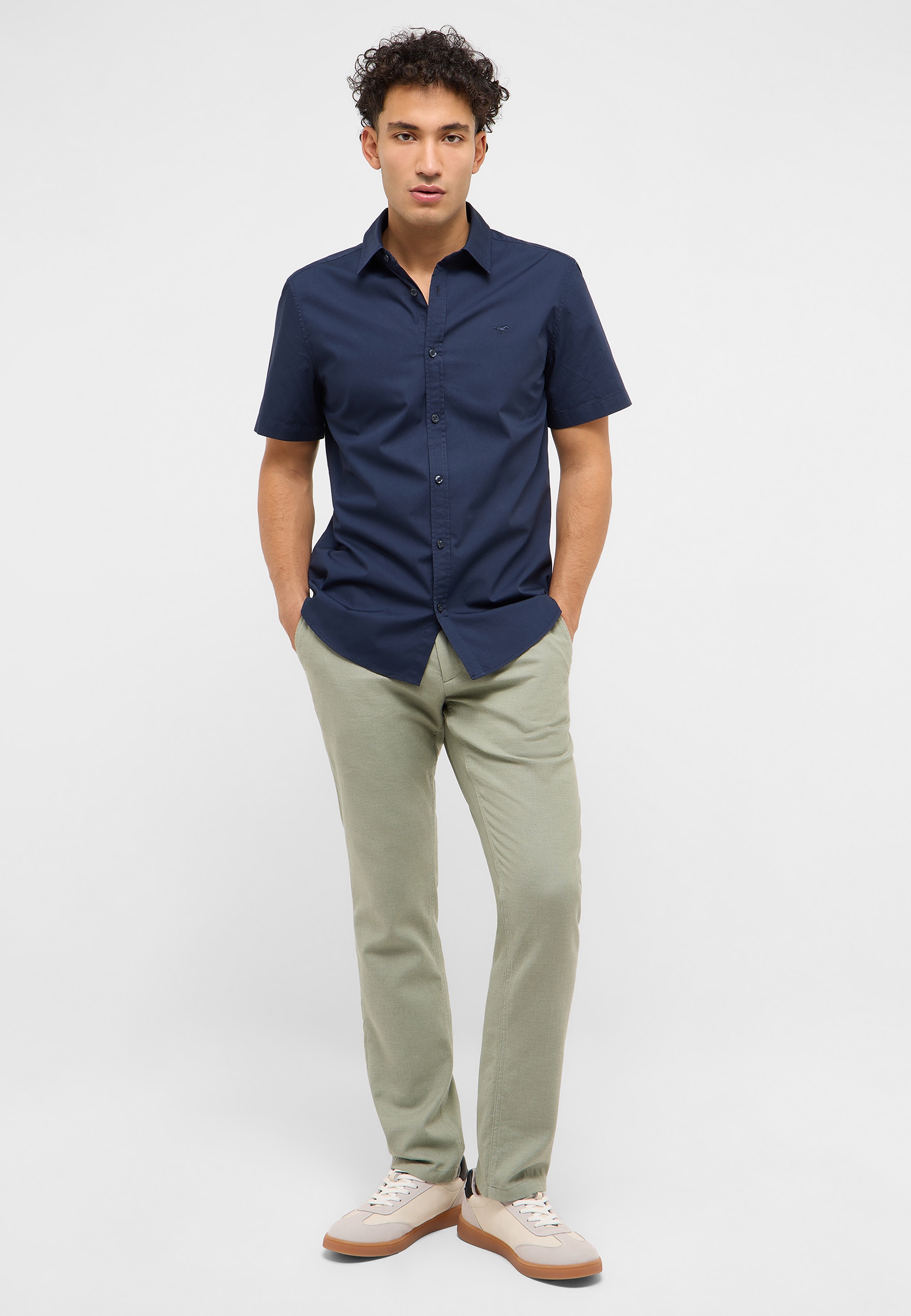 Bekleidung, Hemd, Person, Hosen