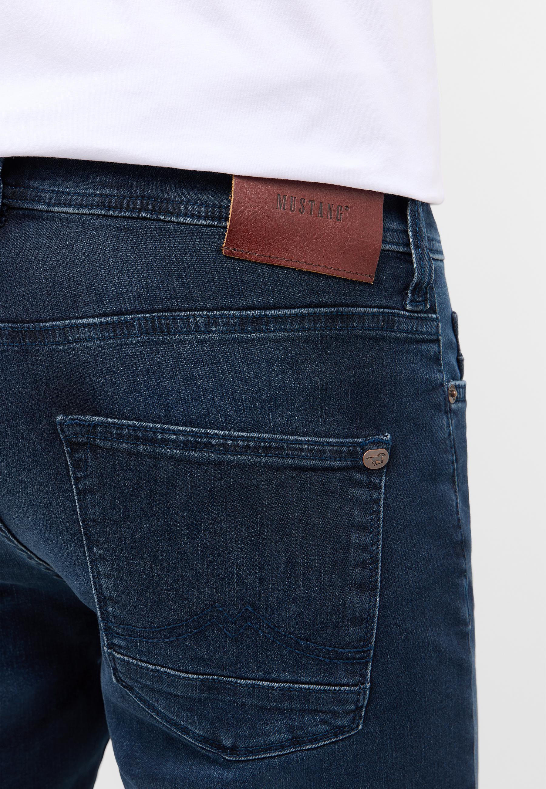 jeans, Denim, Hintertasche, braune Leder-Aufnäher, Stichführung