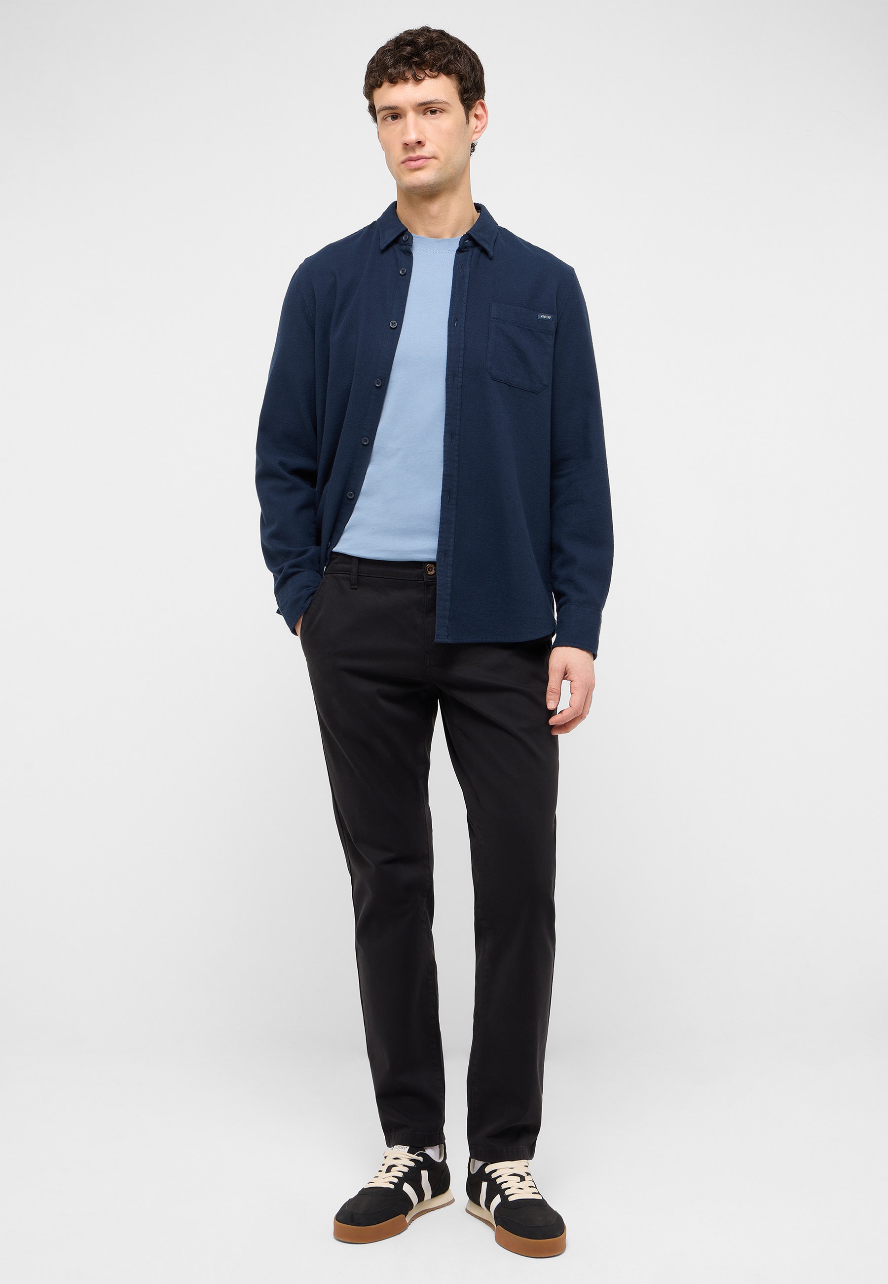 Hose Style Brad Chino Essentials