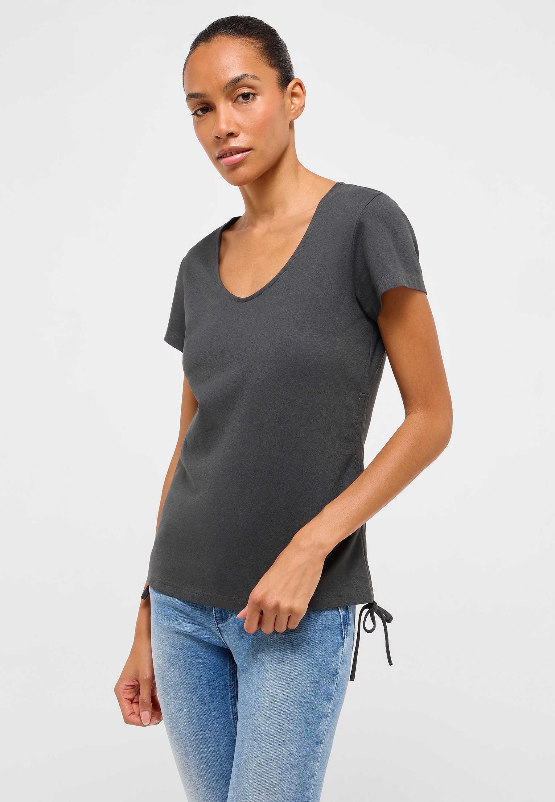 Bluse, T-shirt, Jeans, Person, Frau