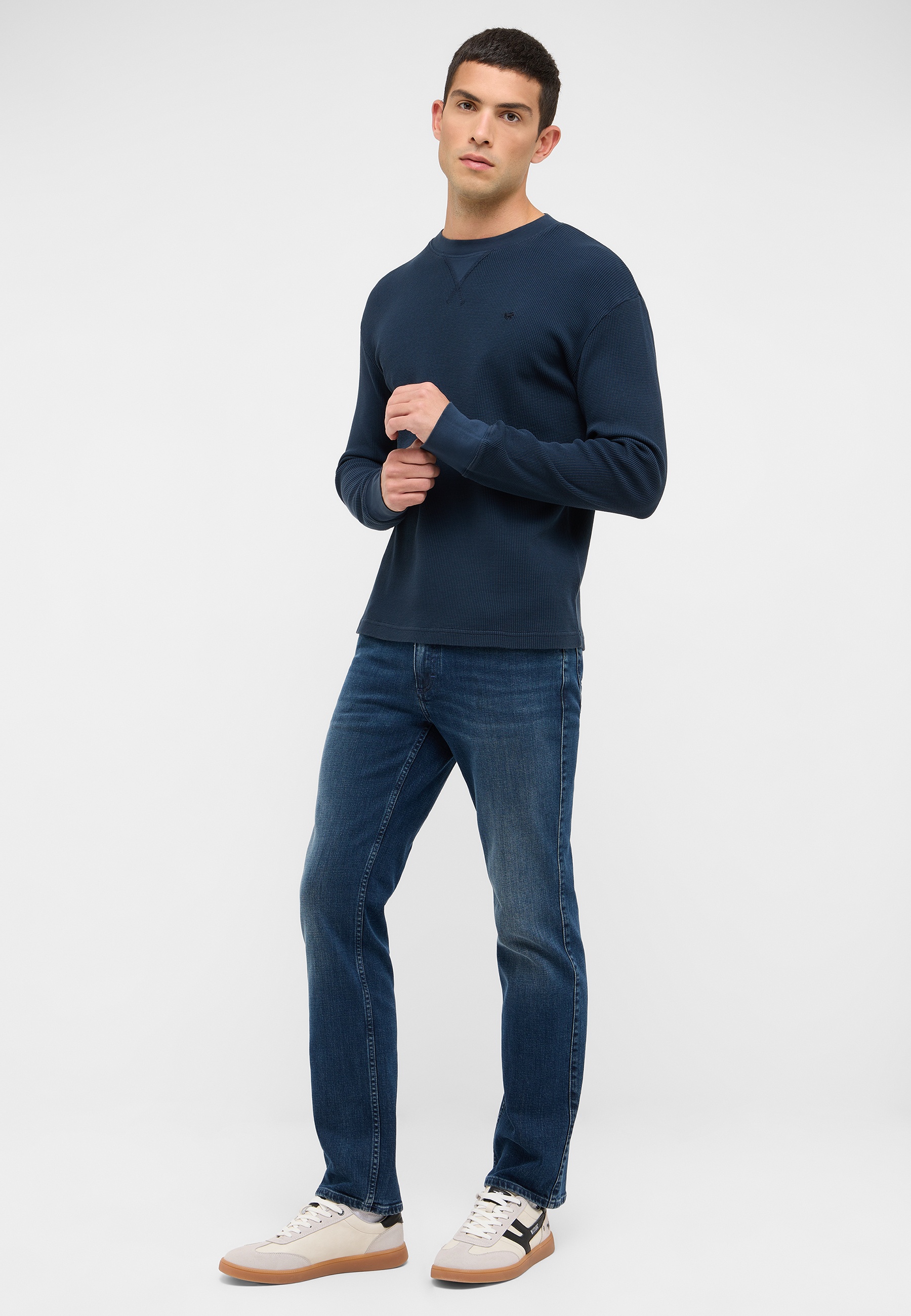 Hosen, Langarm, Person, Stehend, Mann