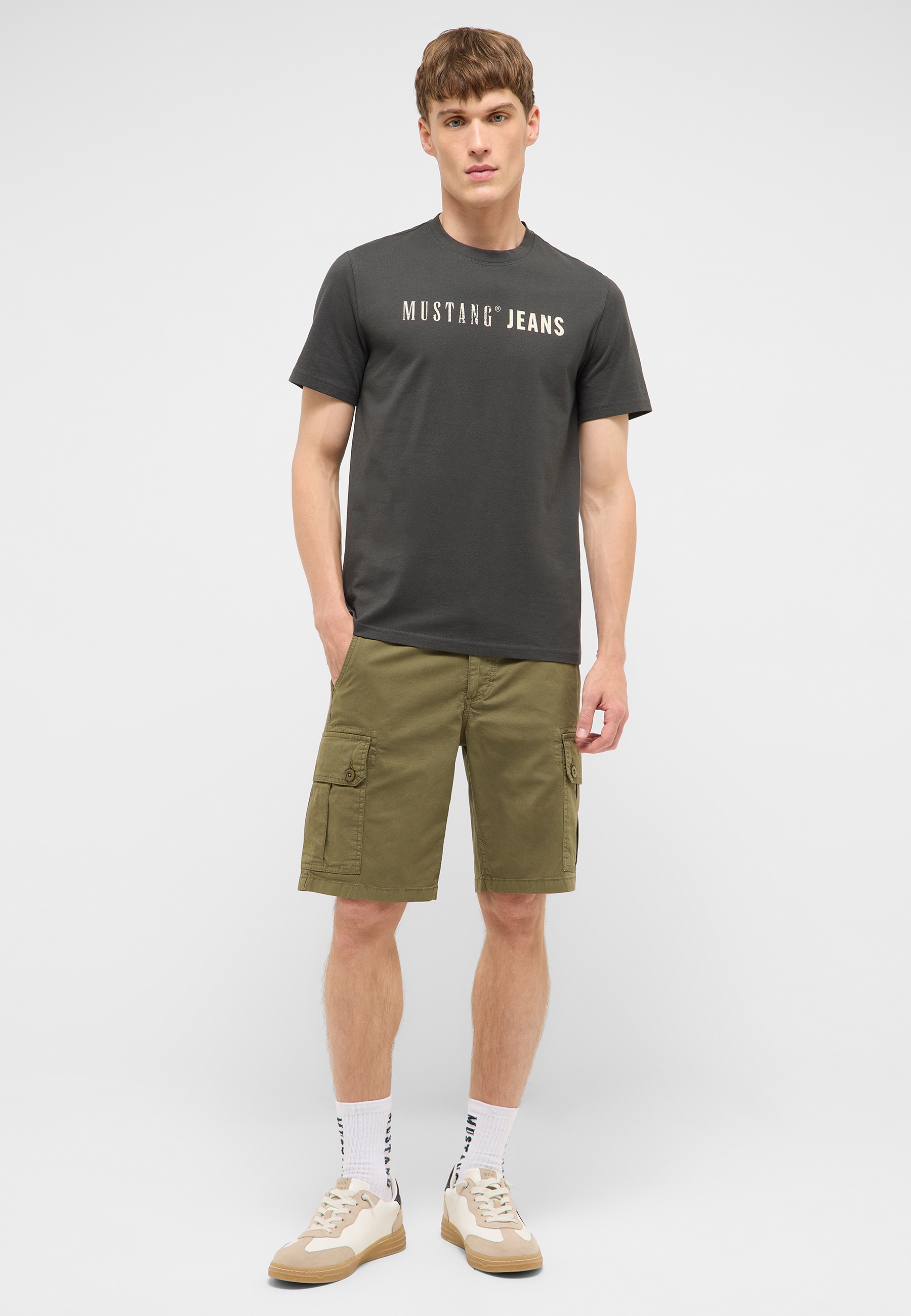 t-shirt, horts, cargo shorts, olive, Crew neck