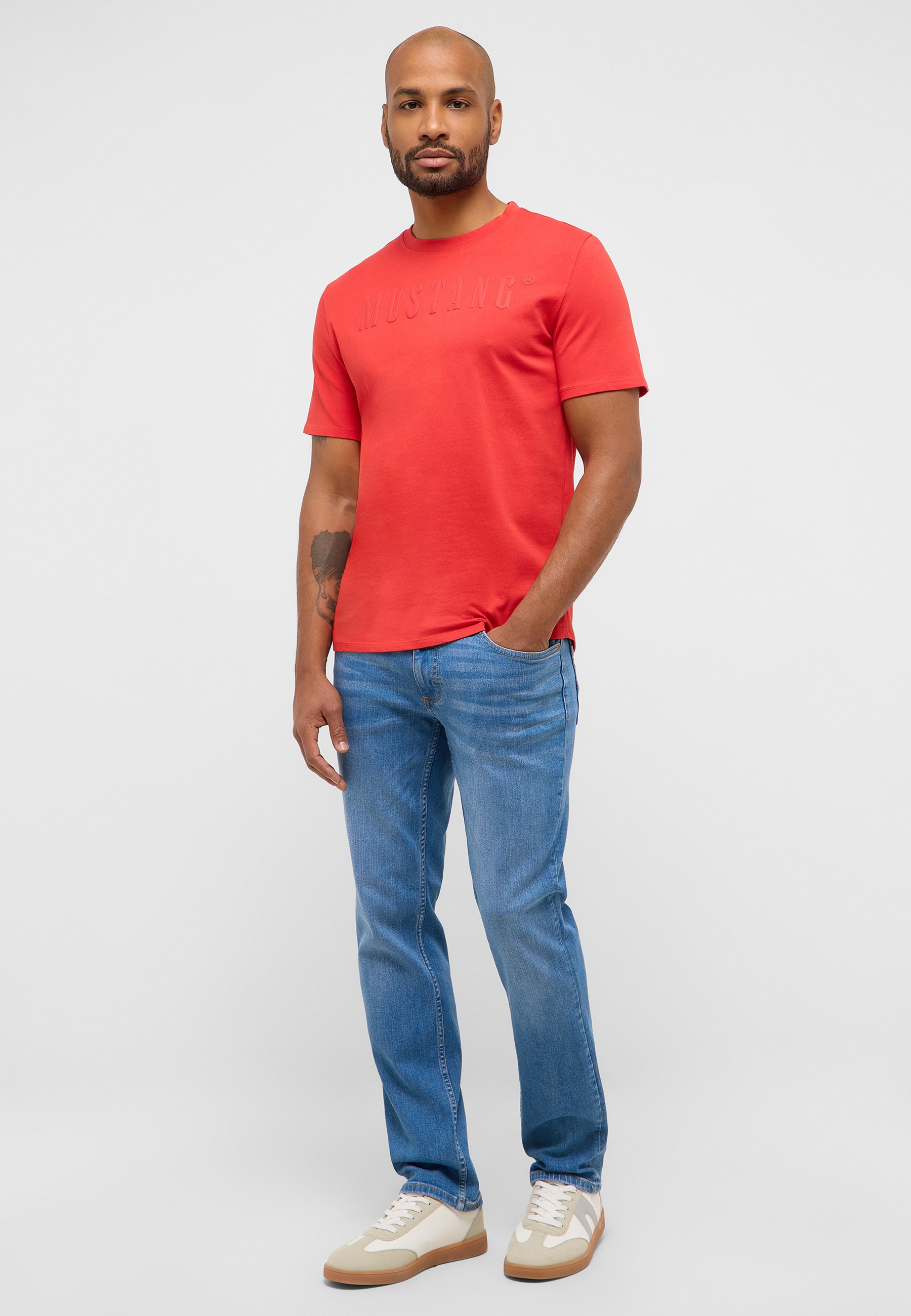 Person, Stehend, T-shirt, Hosen, Jeans