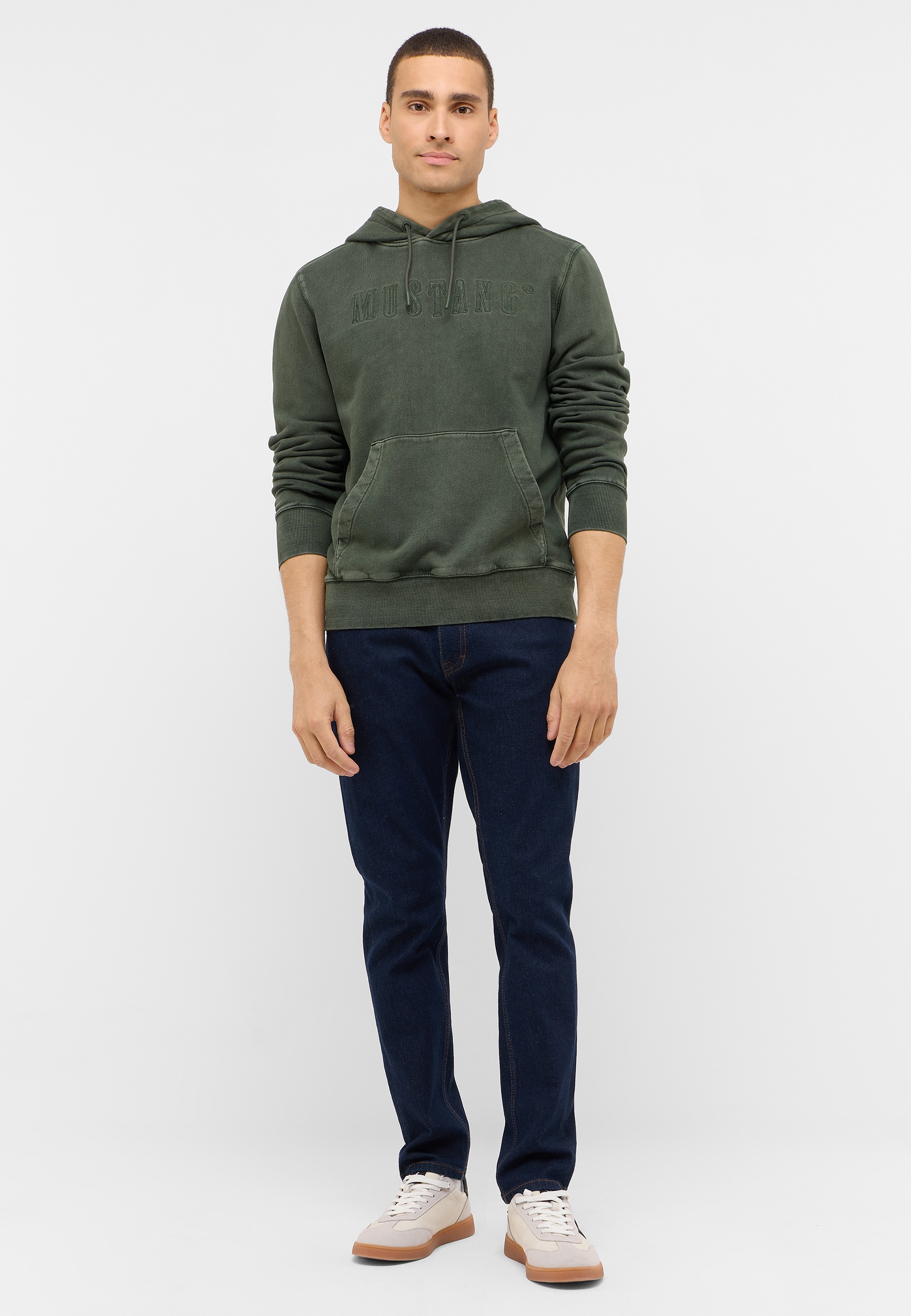 Pulli, Sweatshirt, Hosen, Kapuzenpulli, Person