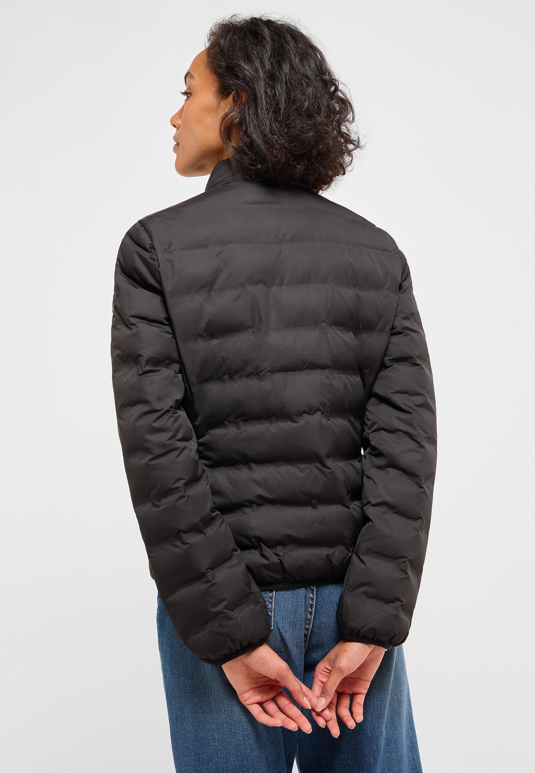 Bekleidung, Mantel, Jacke, Gesicht, Person