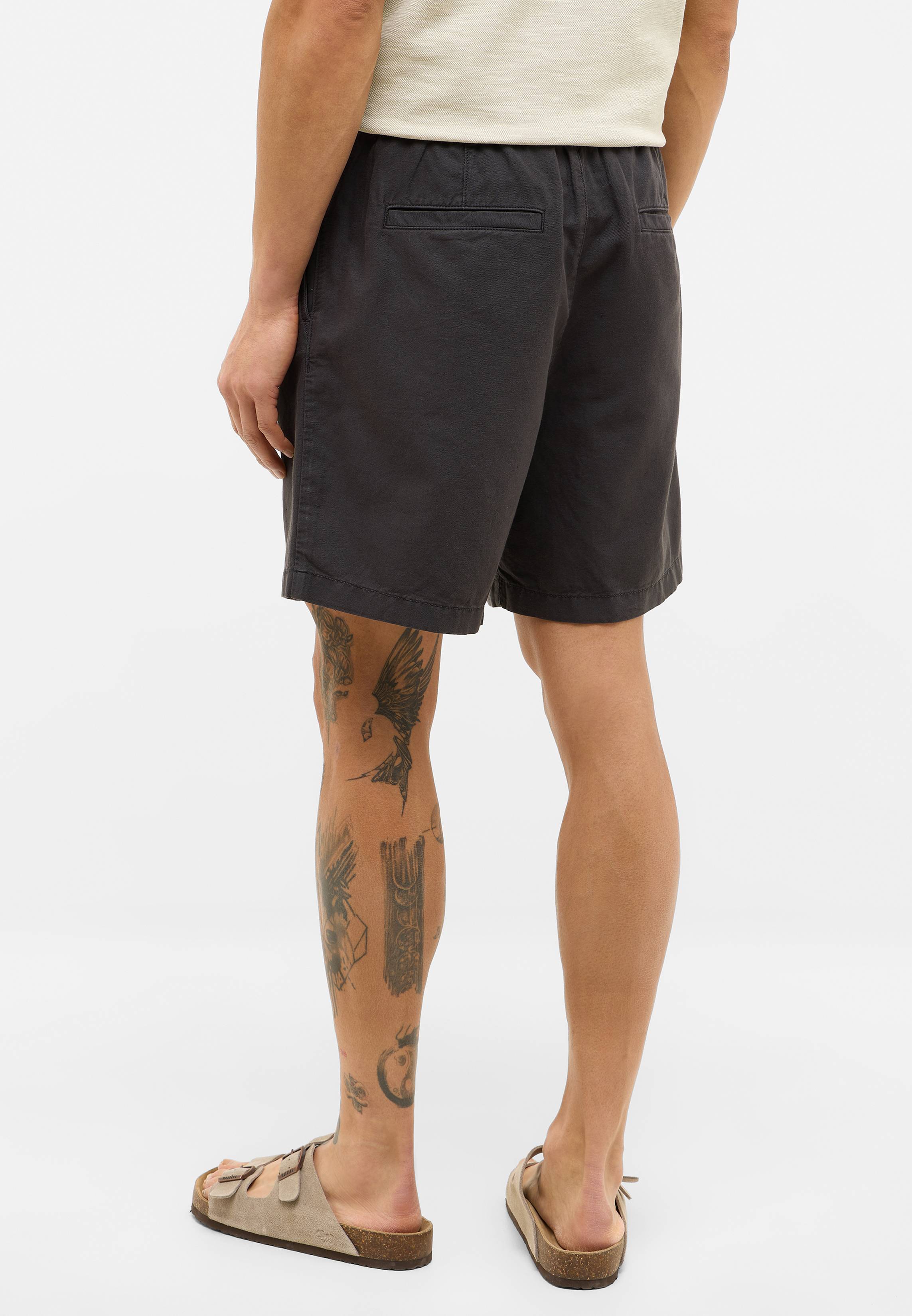Bekleidung, Kurze Hosen, Schuhwerk, Sandale