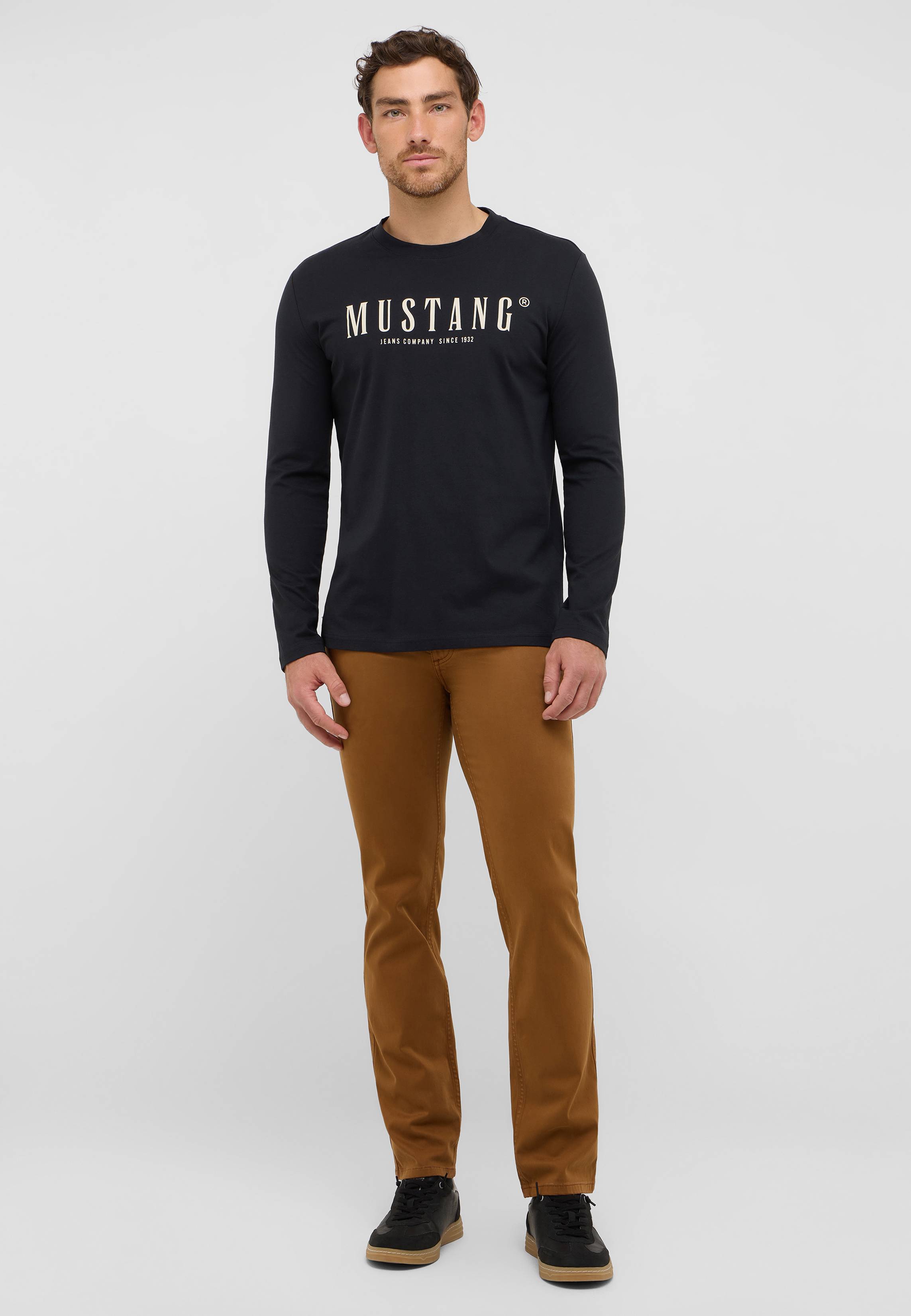 Langarm, Erwachsener, Männlich, Mann, Person