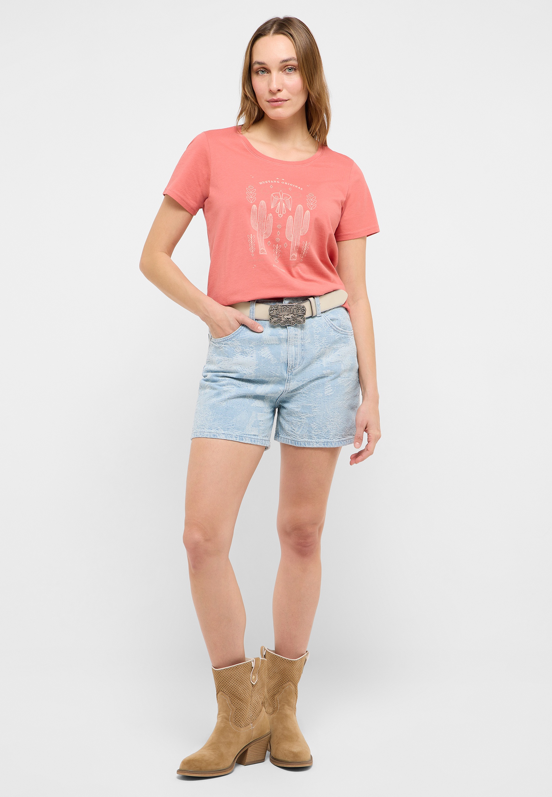 Bekleidung, Kurze Hosen, Person, Schuhe, Schuh