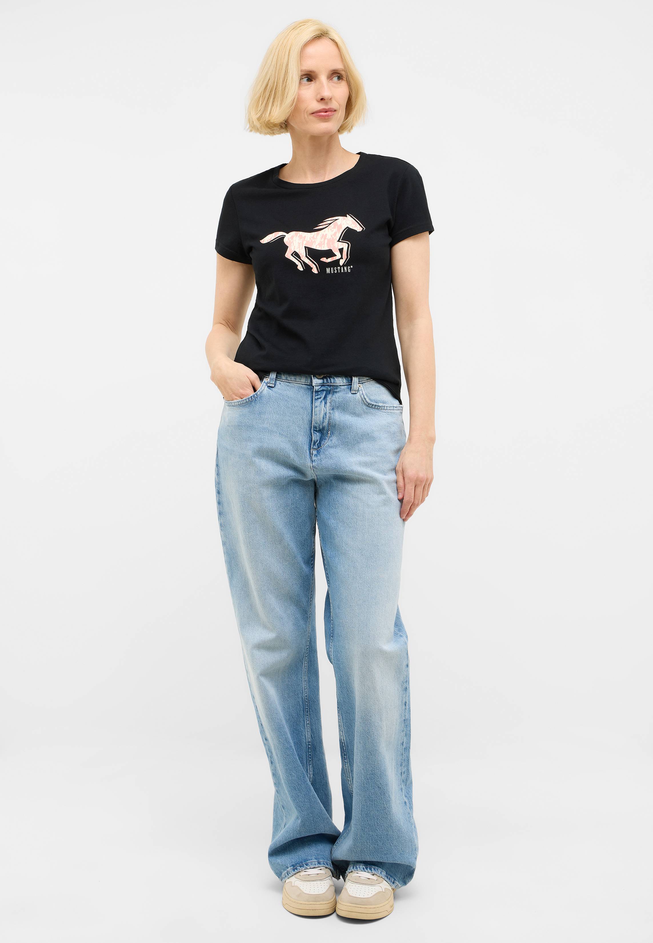 Hosen, T-shirt, Jeanshose, Person, Frau