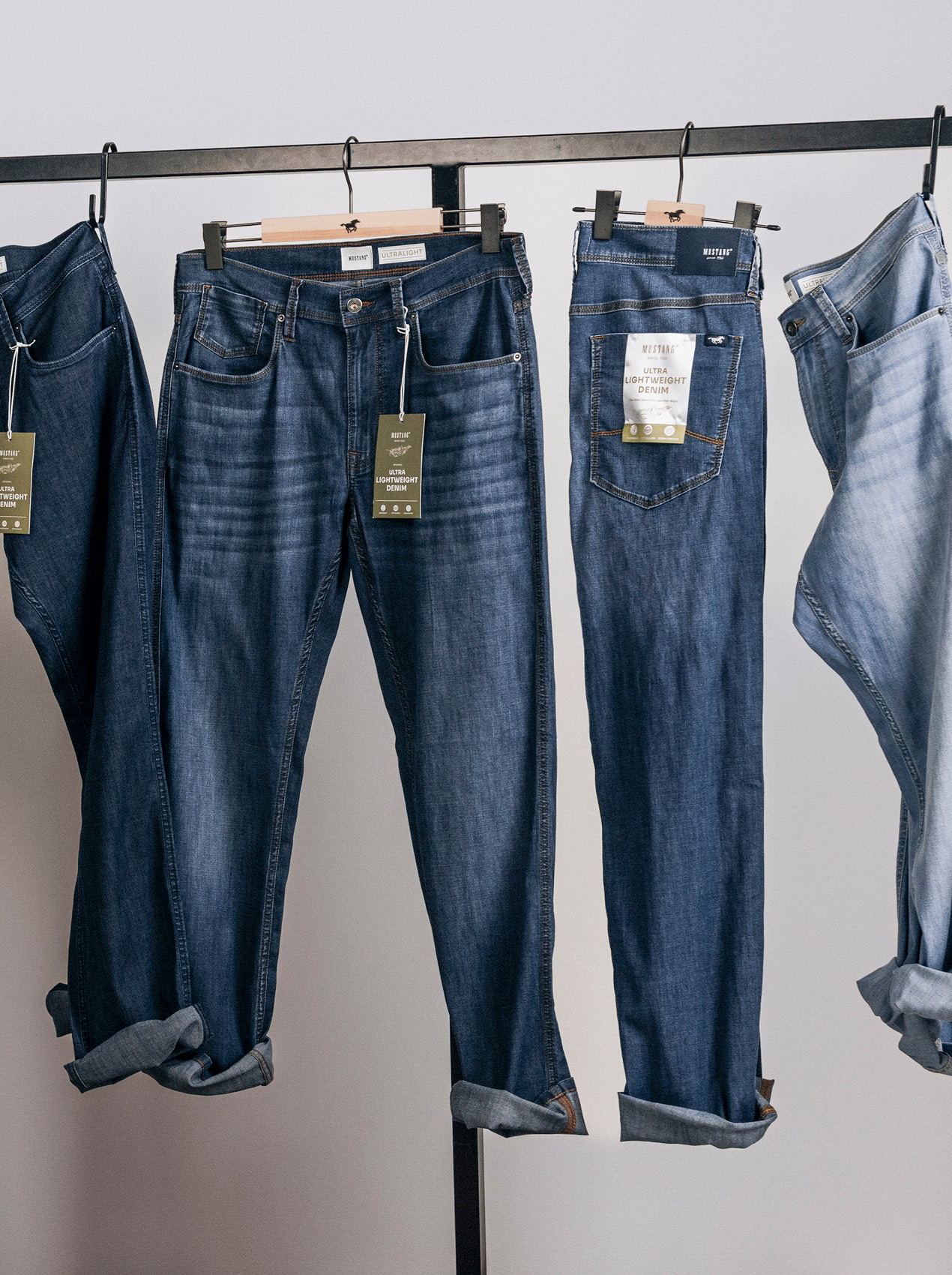 Jeans, Denim, Straight leg, Blue, Label tag