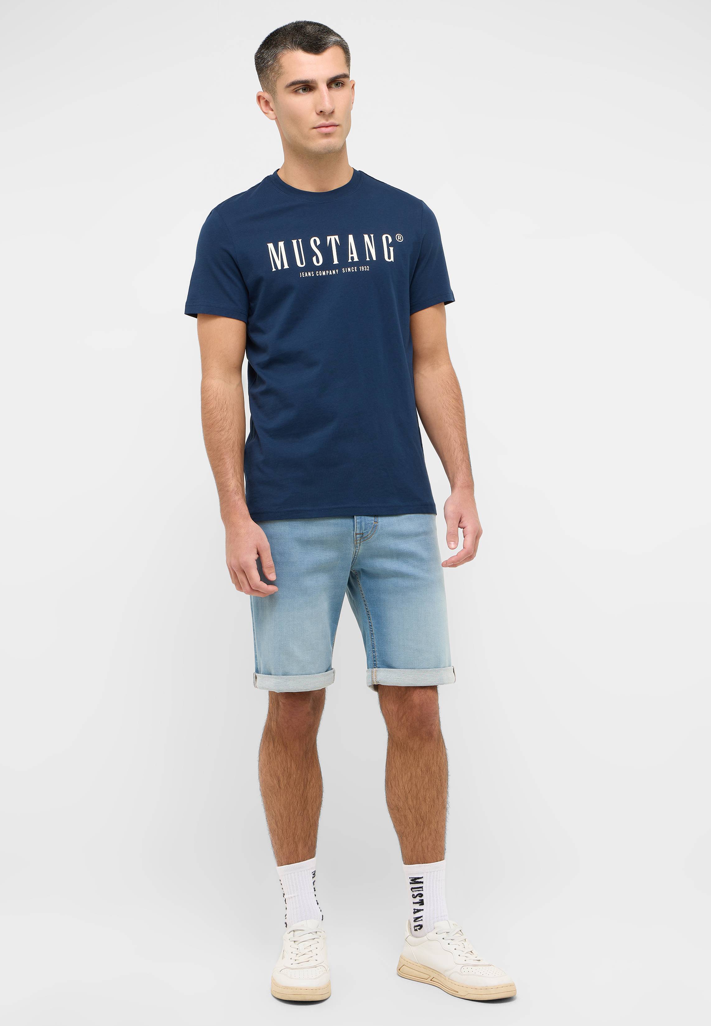 Bekleidung, Kurze Hosen, T-shirt, Person
