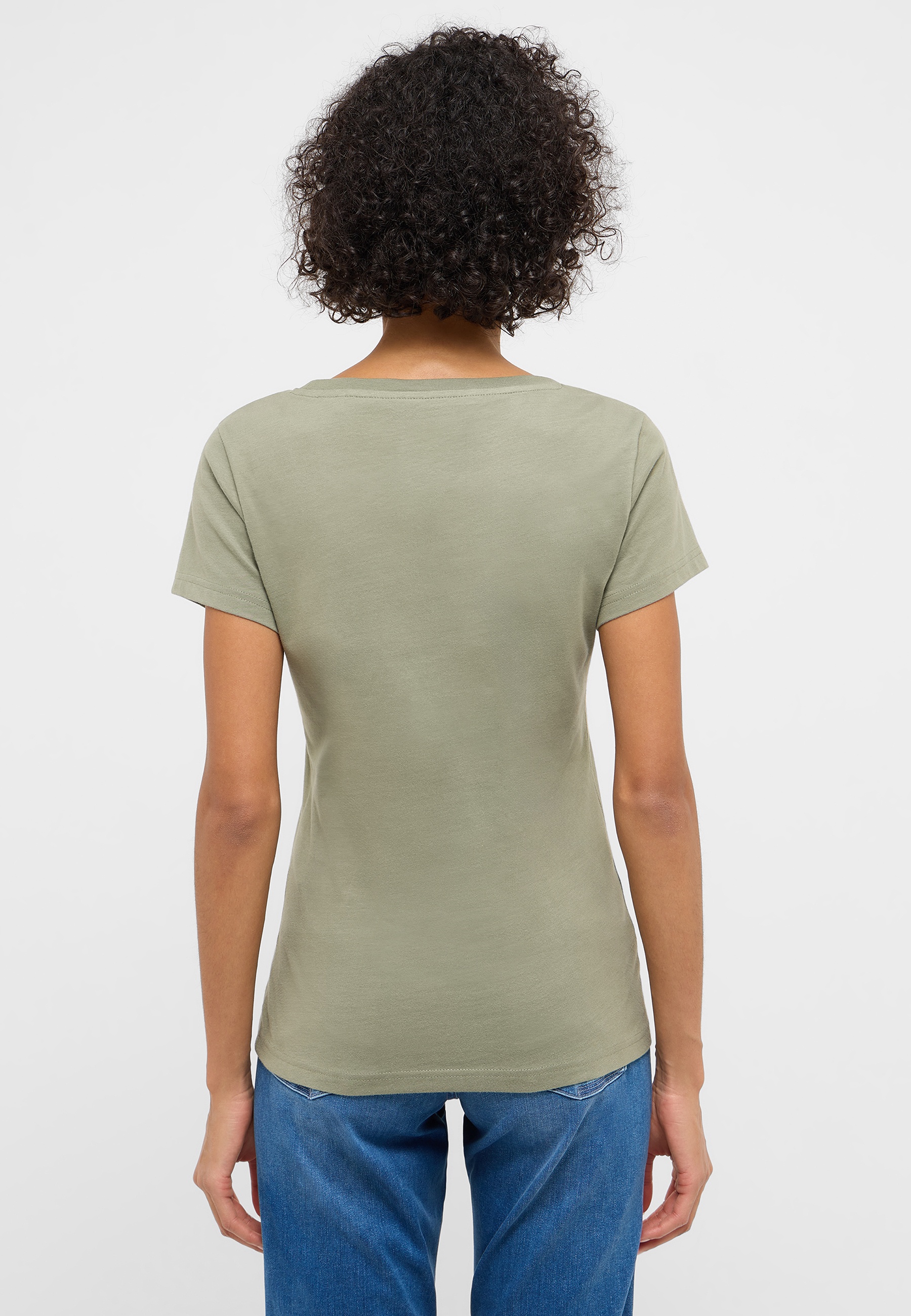 Bekleidung, T-shirt, Person, Ärmel, Jeans