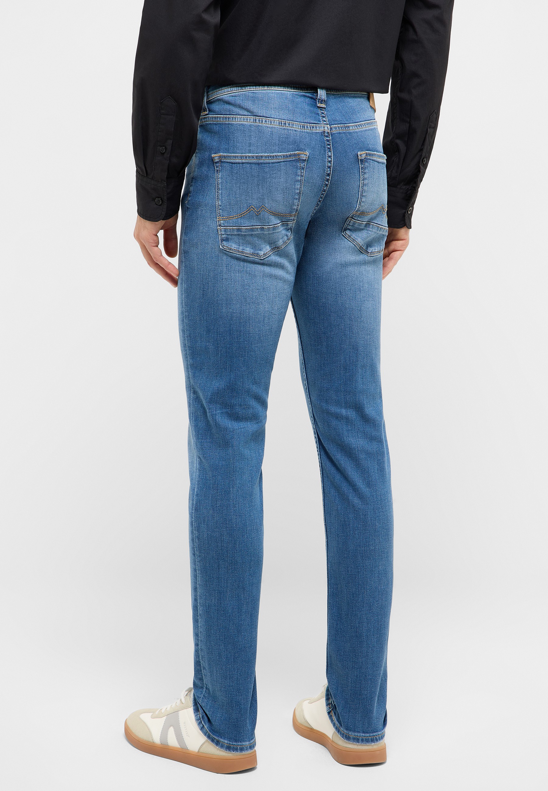 Bekleidung, Jeans, Hosen, Person, Mantel