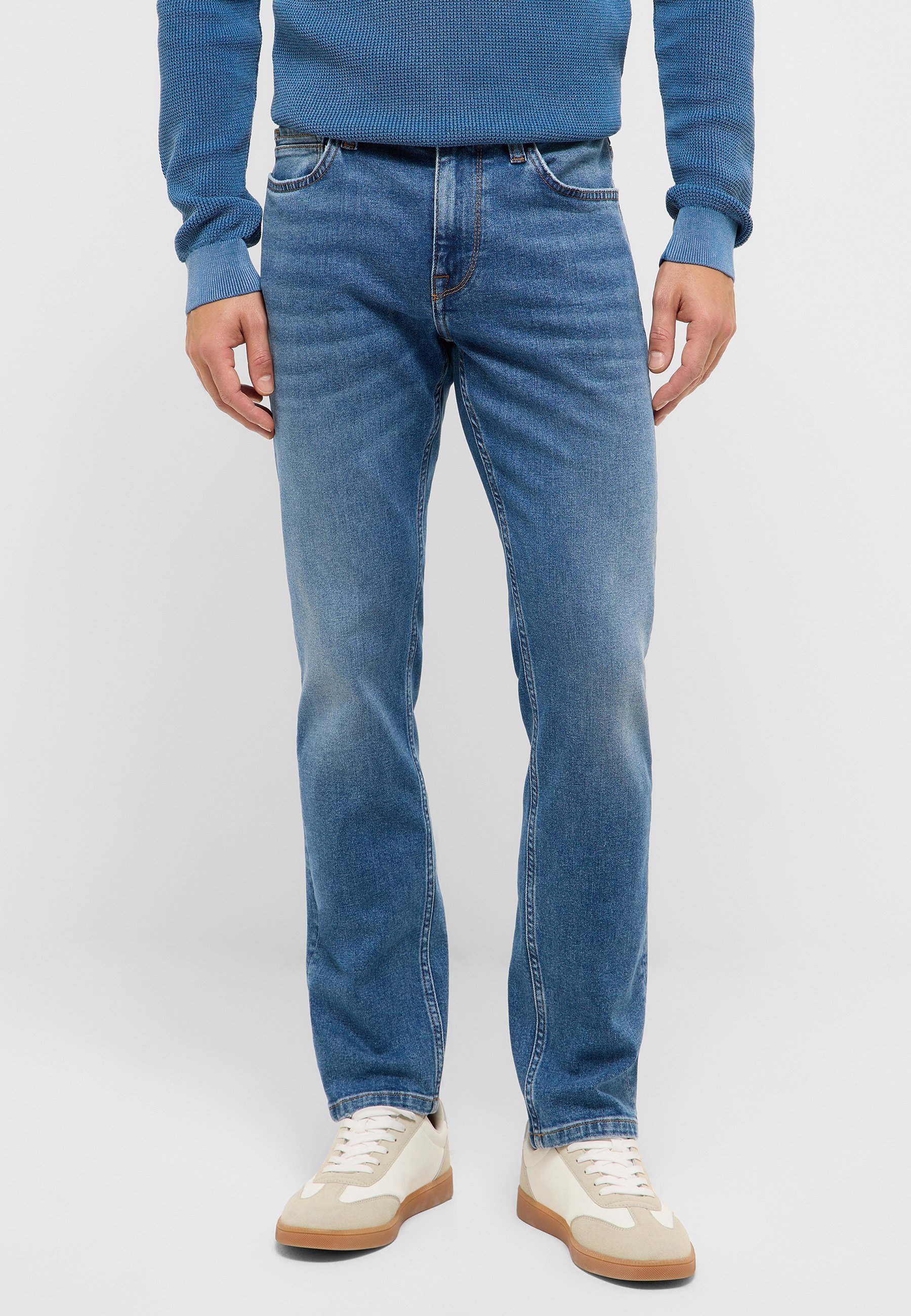 Hosen, Jeans, Erwachsener, Mann, Person